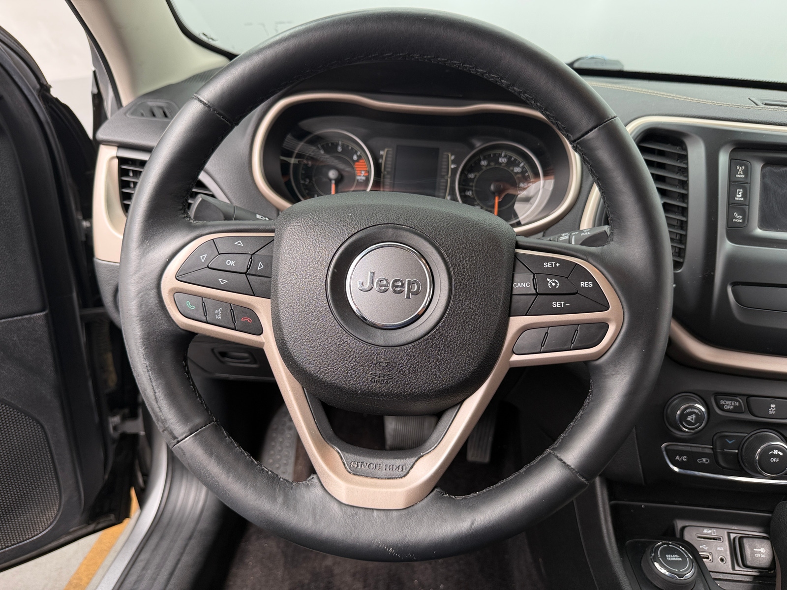 Thumbnail: 2017 Jeep Cherokee - 5