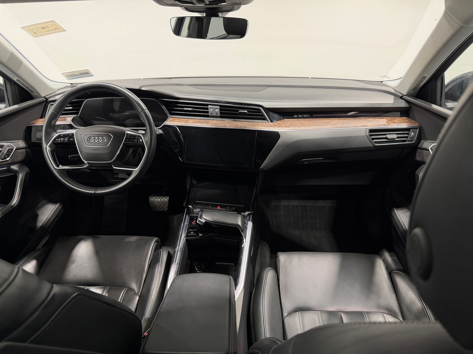 Thumbnail: 2019 Audi e-tron - 3