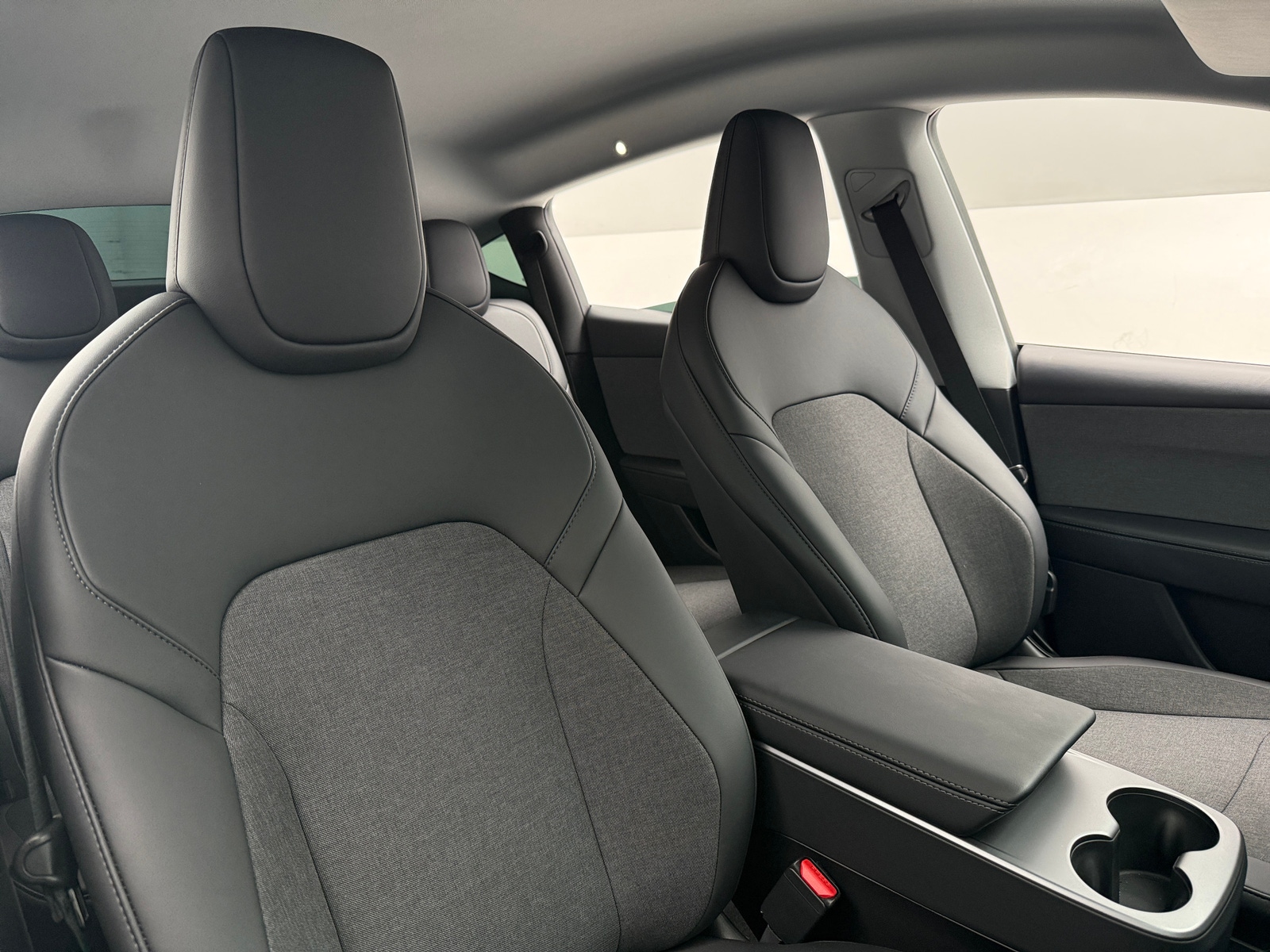 Thumbnail: 2026 Tesla Model Y - 2