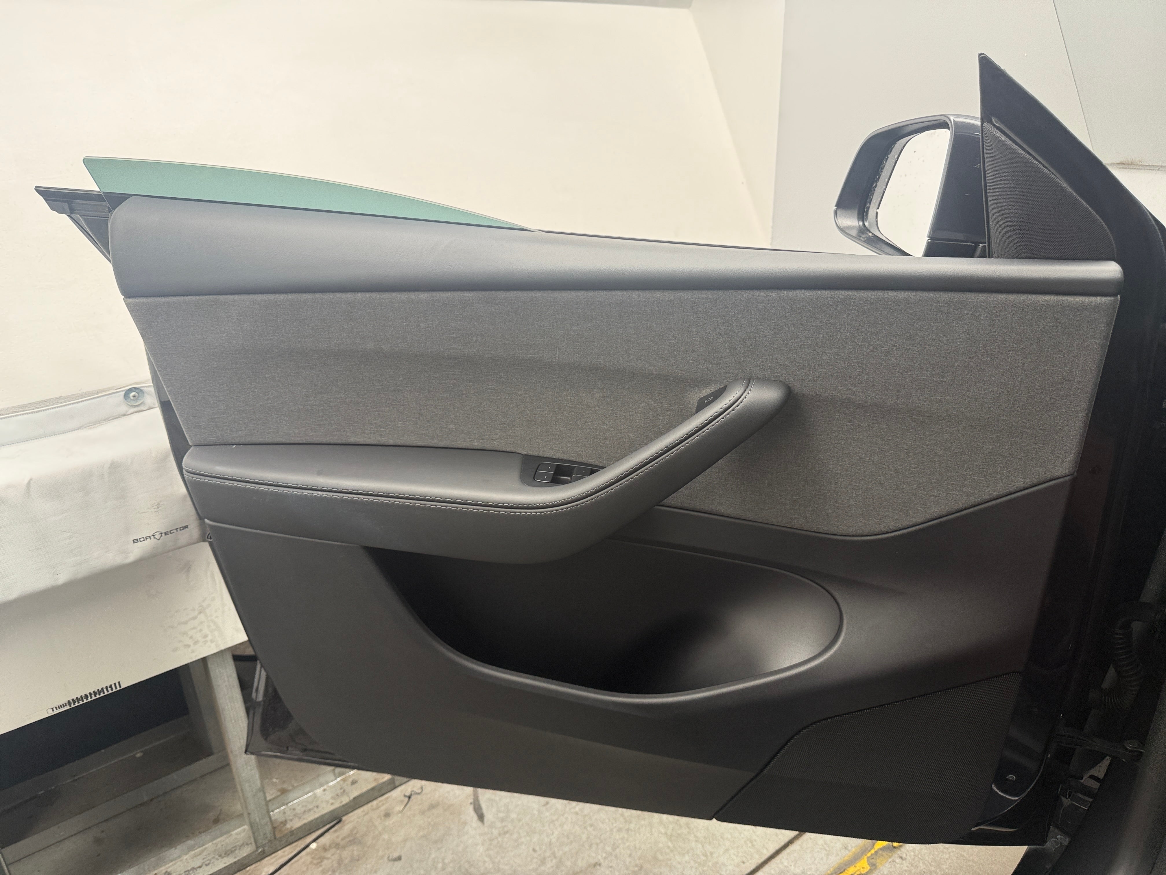 Used 2026 Tesla Model Y Standard with VIN 7SAYGDEE2TA672397 for sale in Auburn, WA