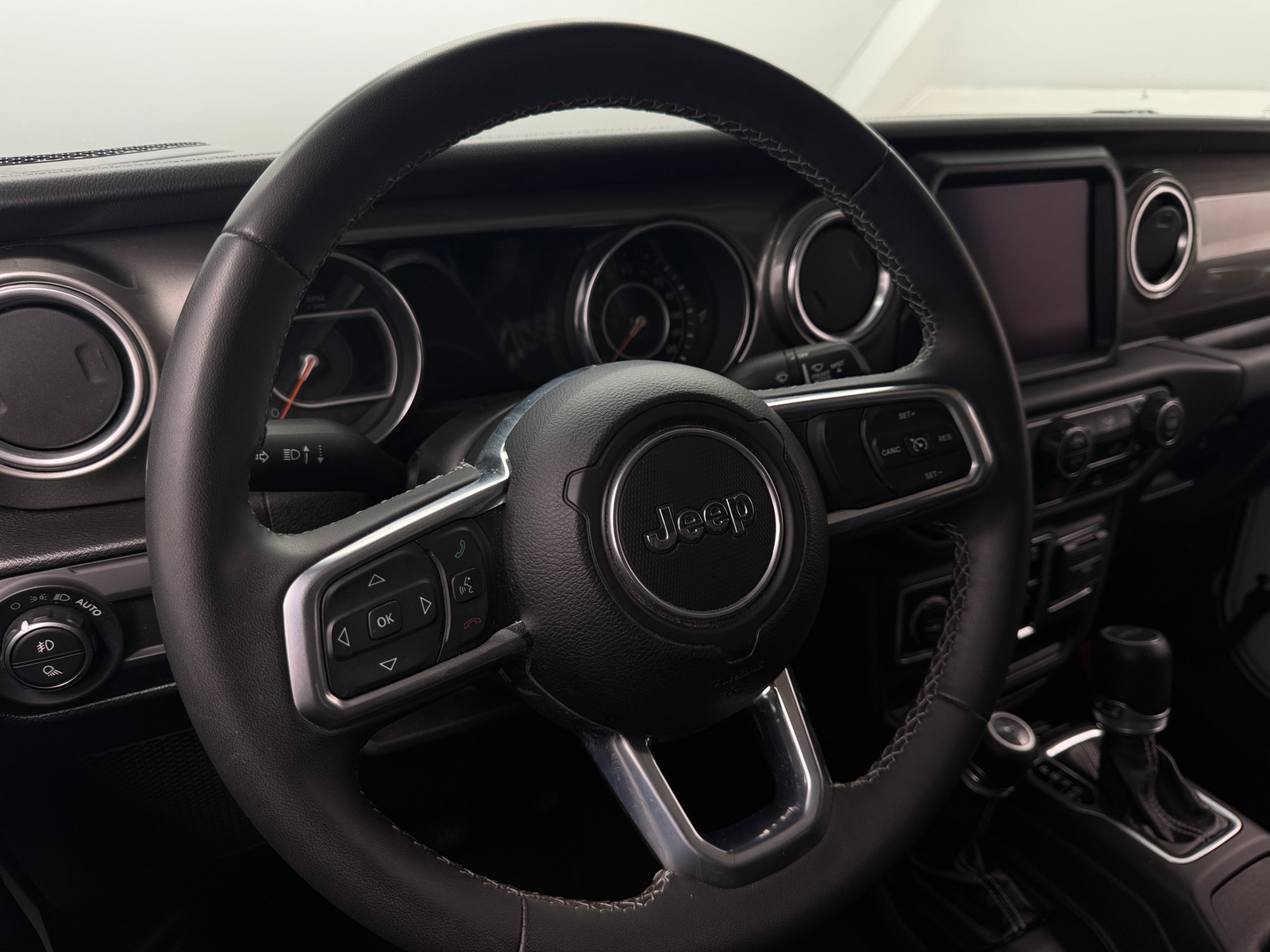 Thumbnail: 2023 Jeep Gladiator - 5