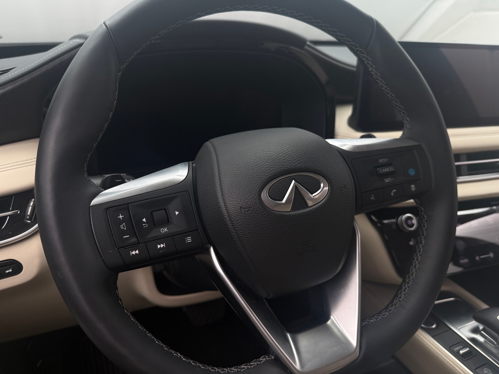Thumbnail: 2023 INFINITI QX60 - 4