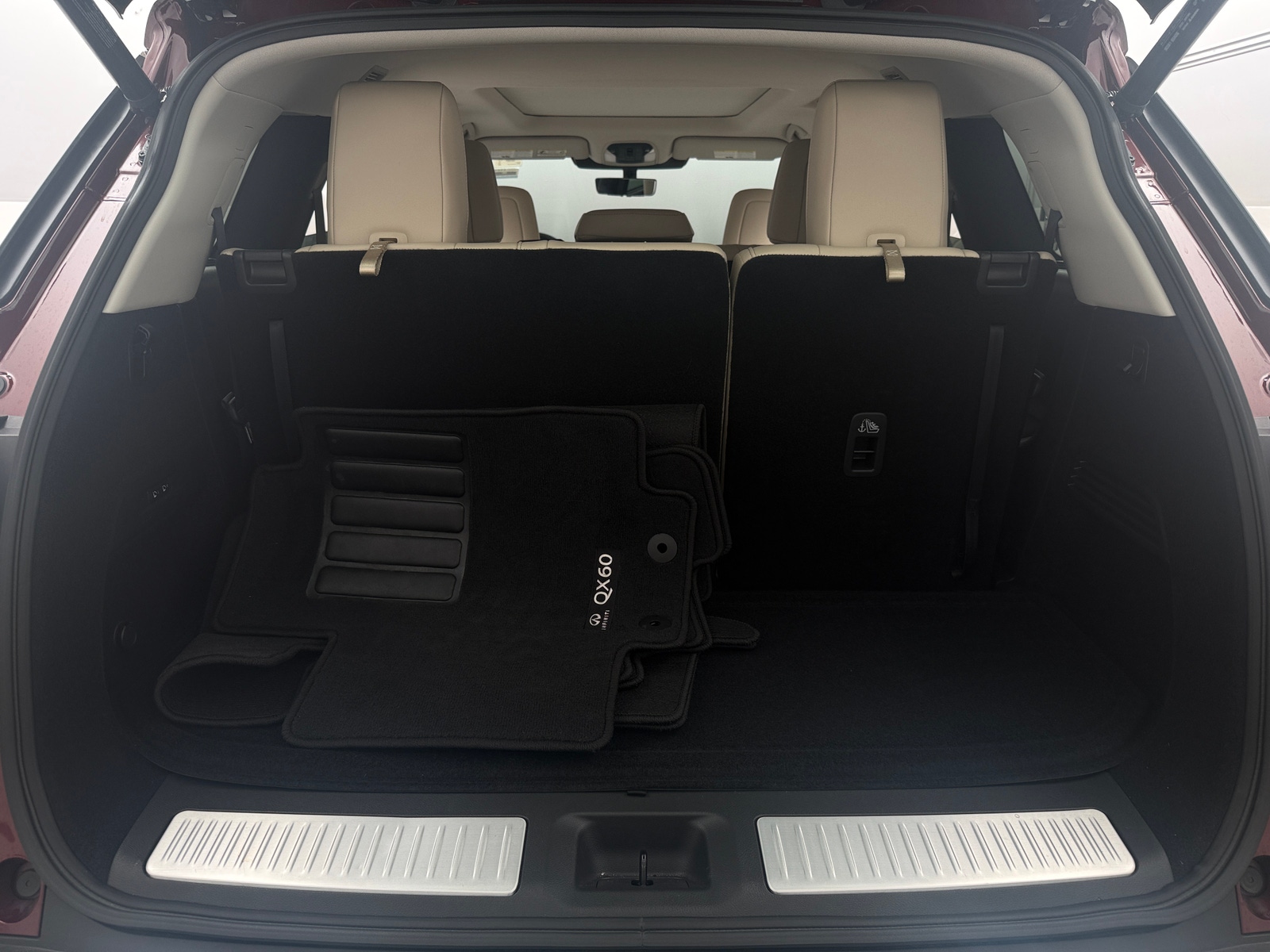 Thumbnail: 2023 INFINITI QX60 - 6