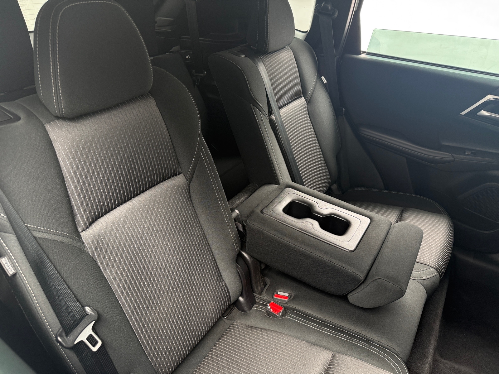 Thumbnail: 2023 Mitsubishi Outlander - 6