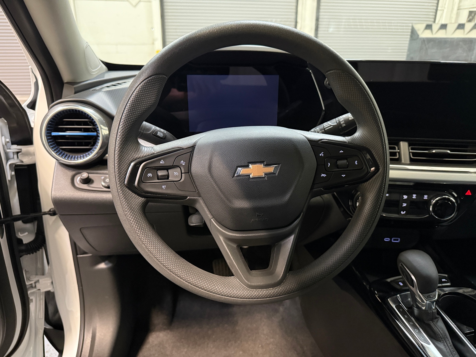Thumbnail: 2025 Chevrolet Trax - 4