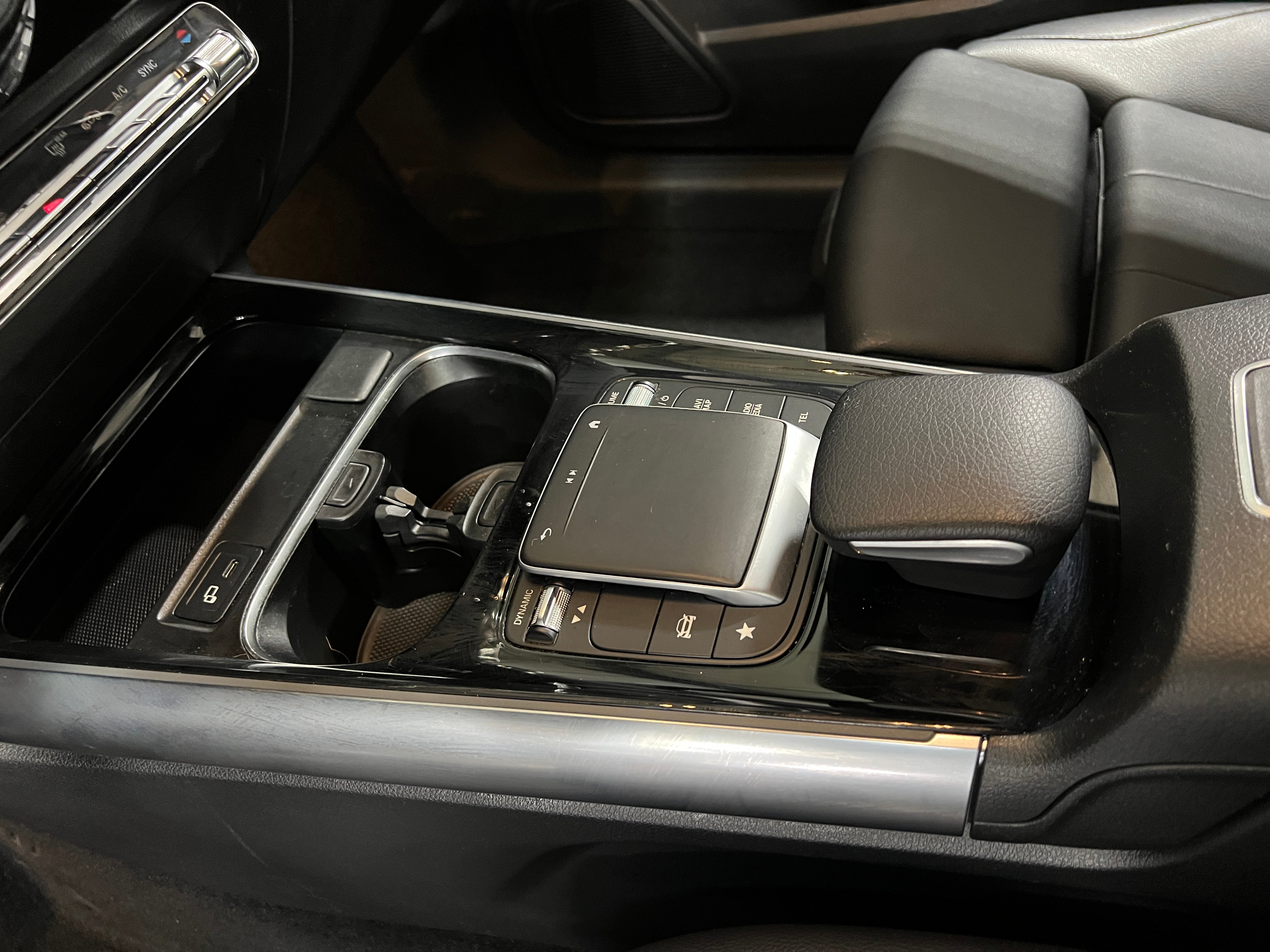 2021 Mercedes-Benz GLA GLA250 - Photo 6