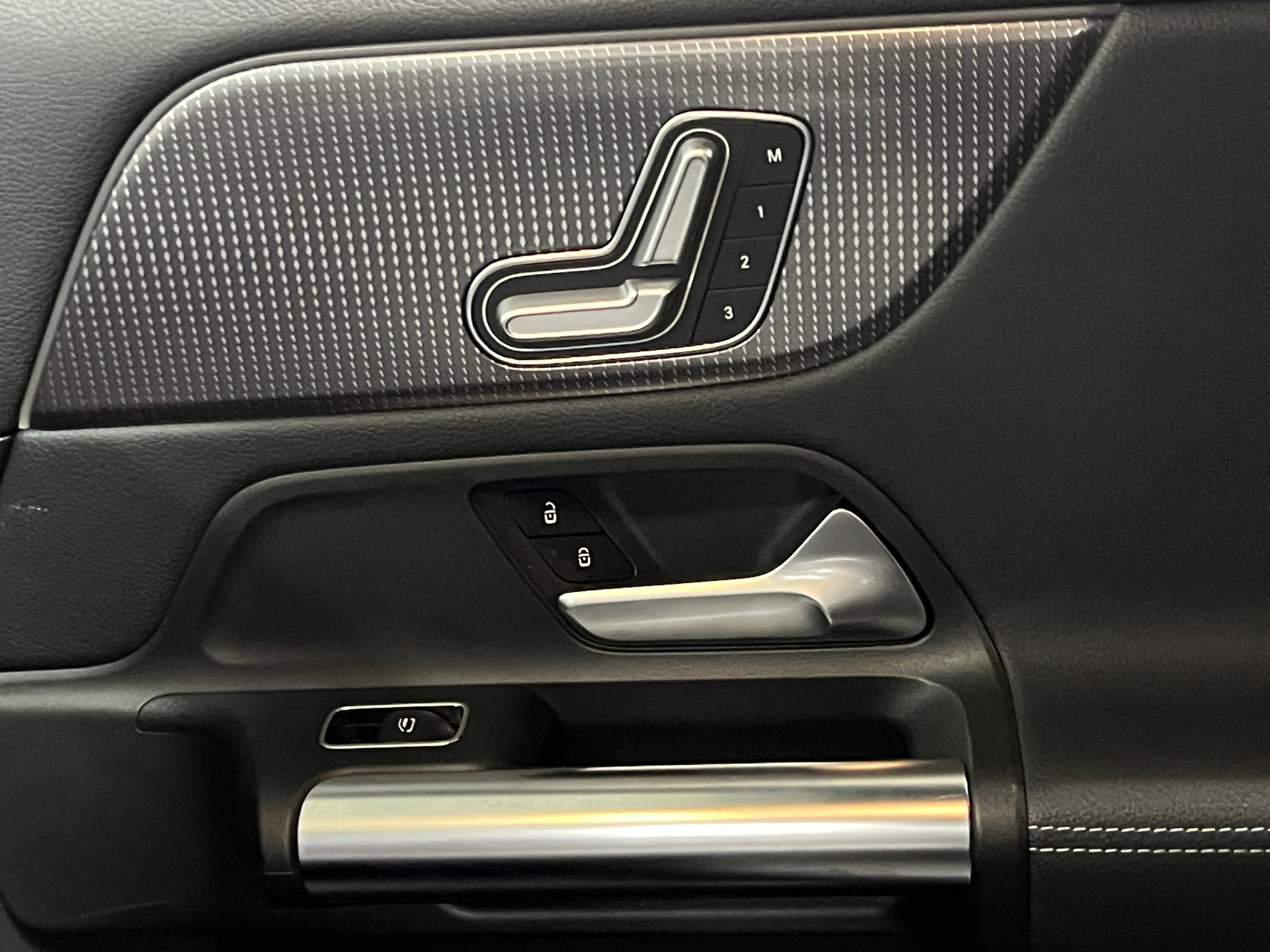 2021 Mercedes-Benz GLA GLA250 - Photo 17
