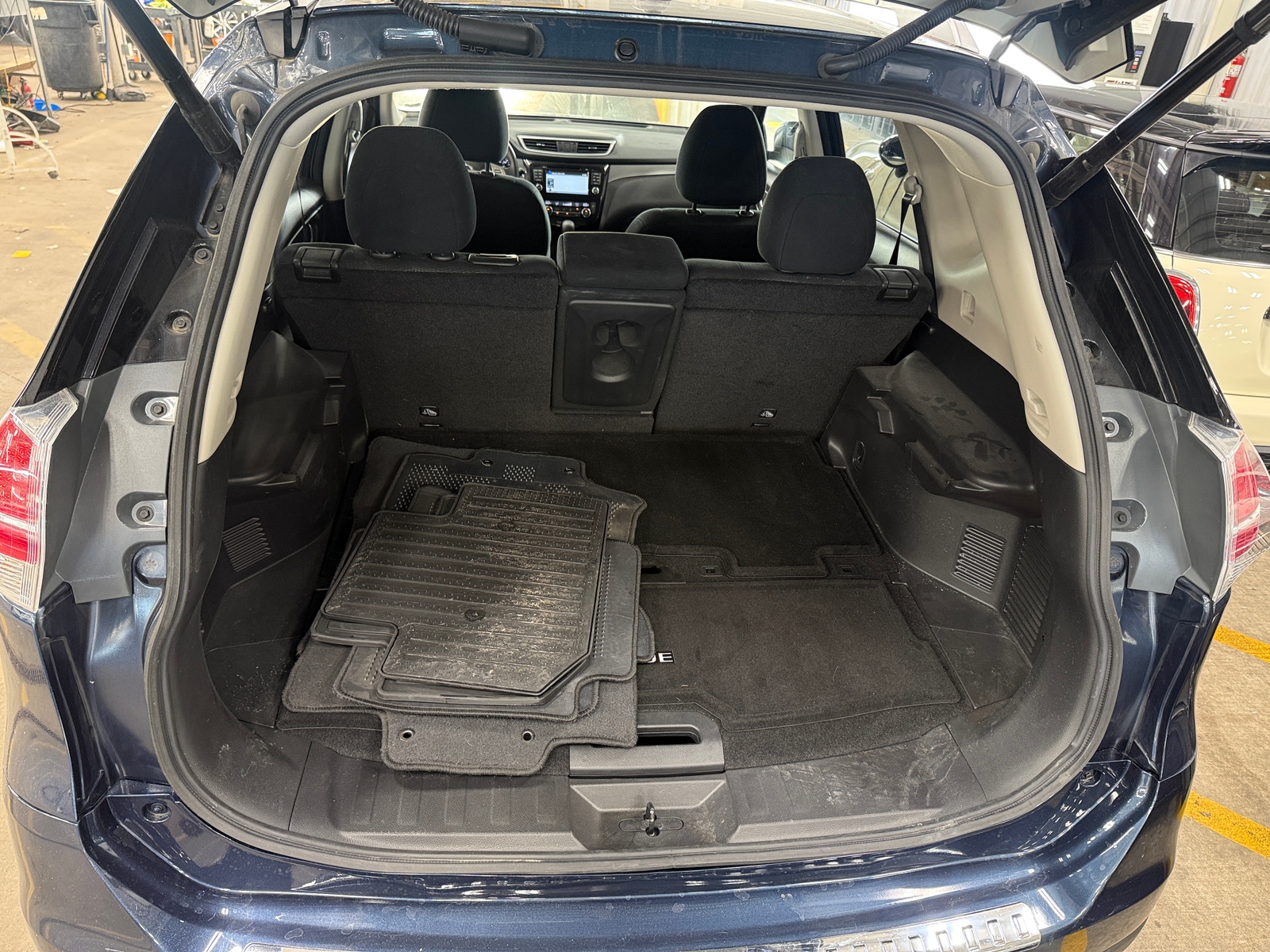 Thumbnail: 2016 Nissan Rogue - 6