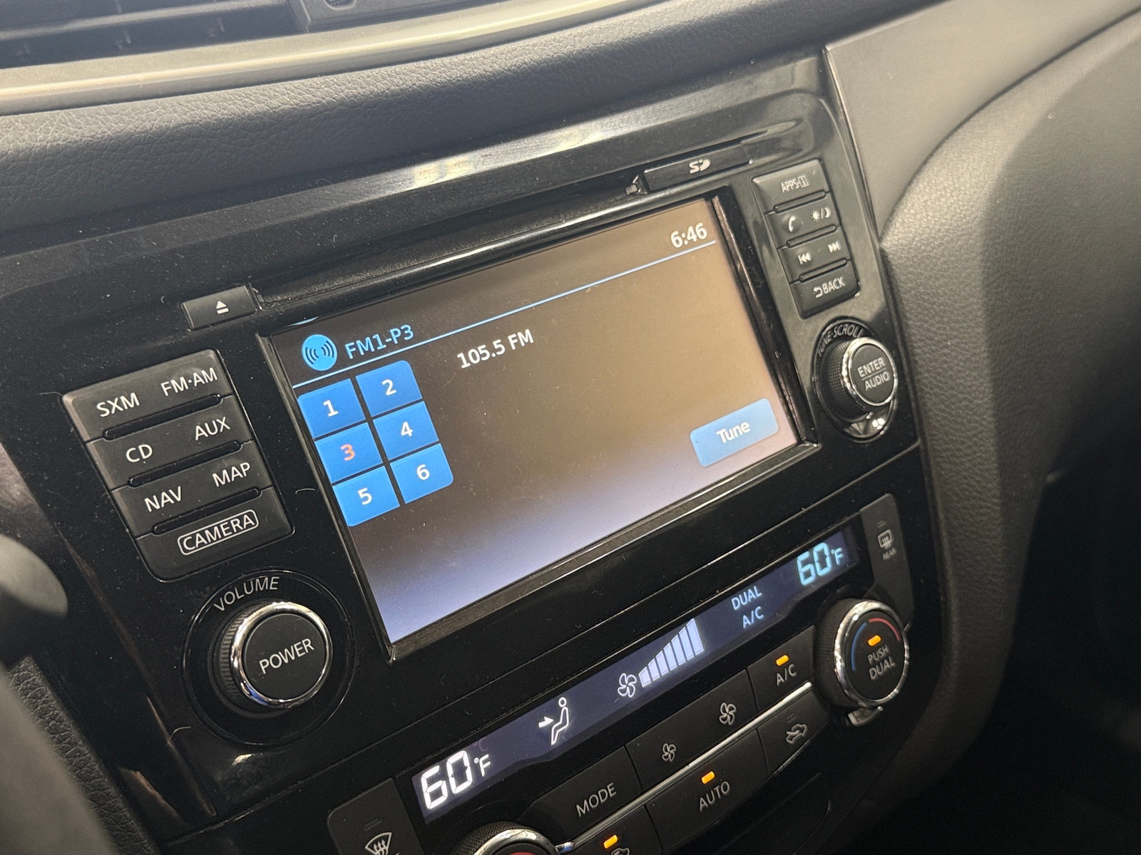 Thumbnail: 2016 Nissan Rogue - 4