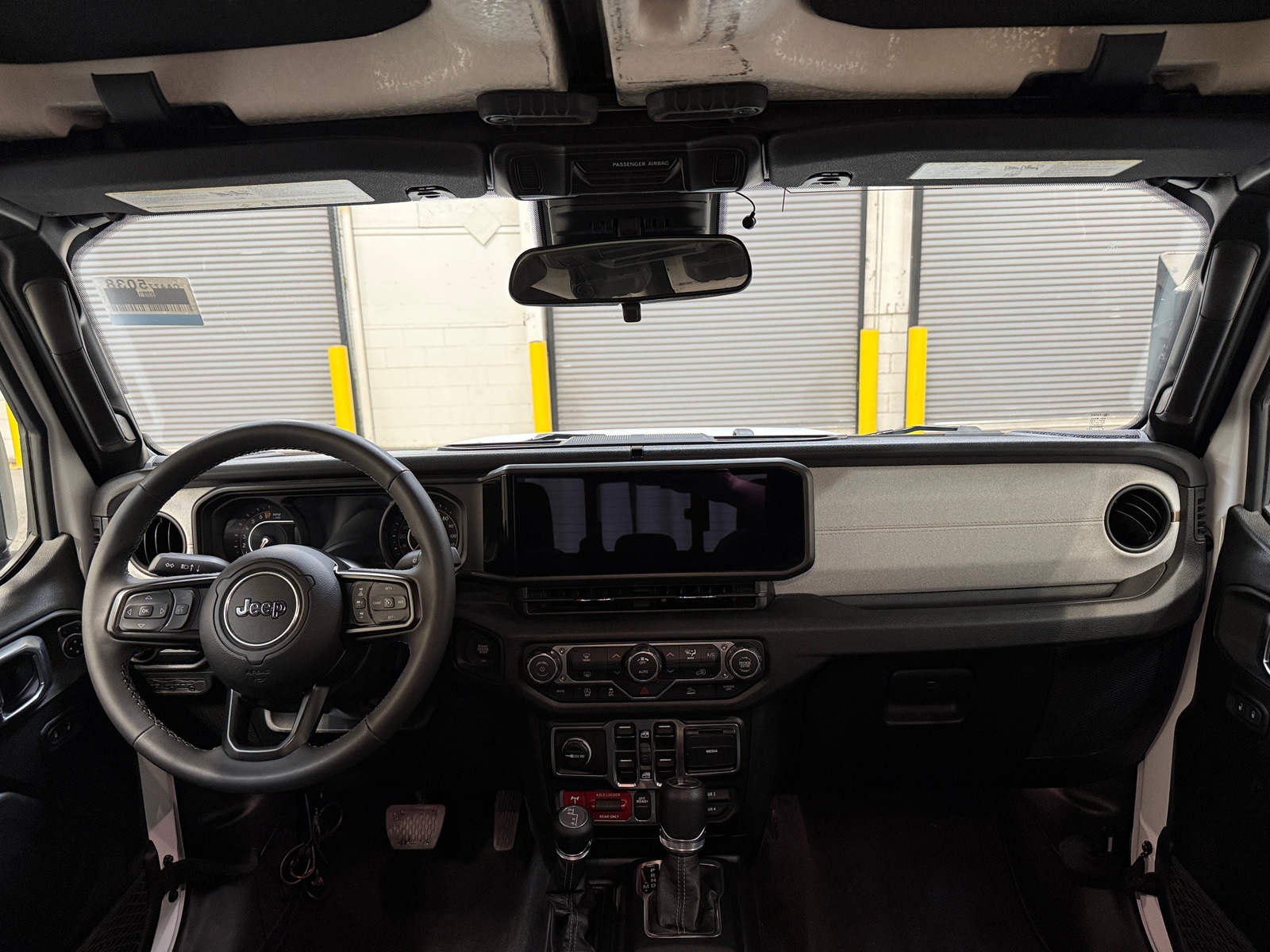 Thumbnail: 2025 Jeep Gladiator - 3
