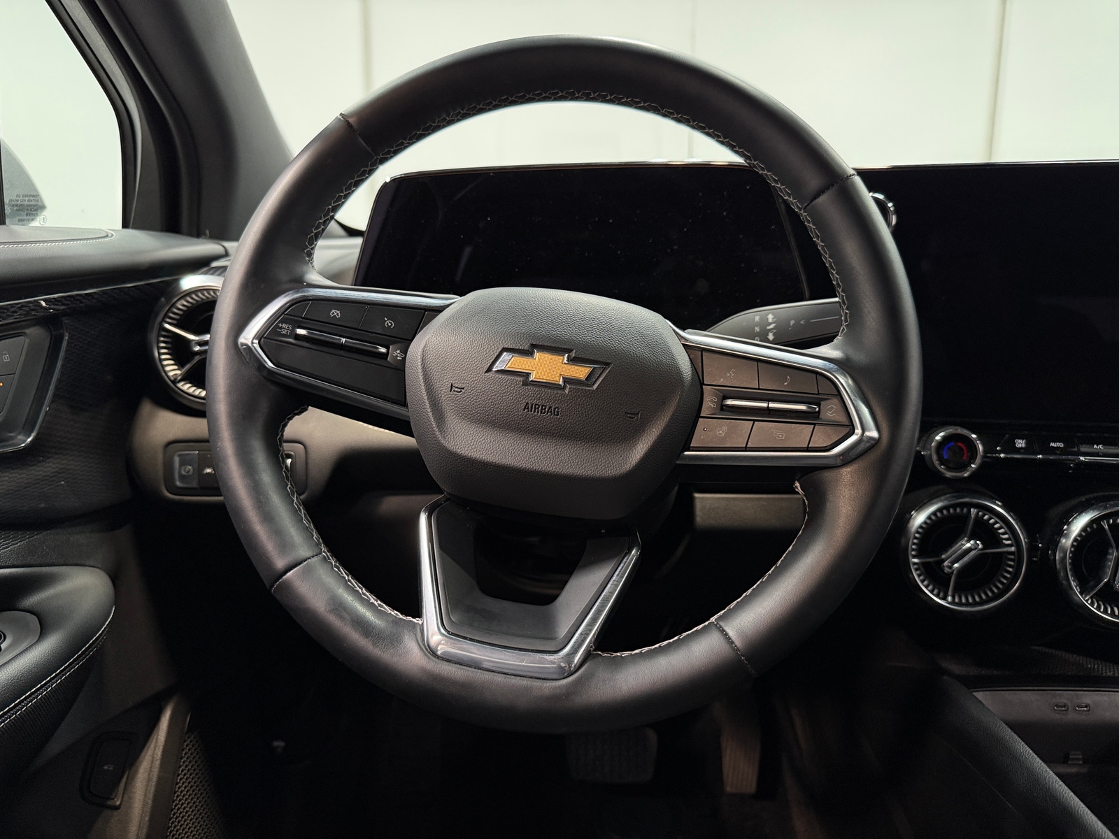 Thumbnail: 2024 Chevrolet Blazer EV - 4