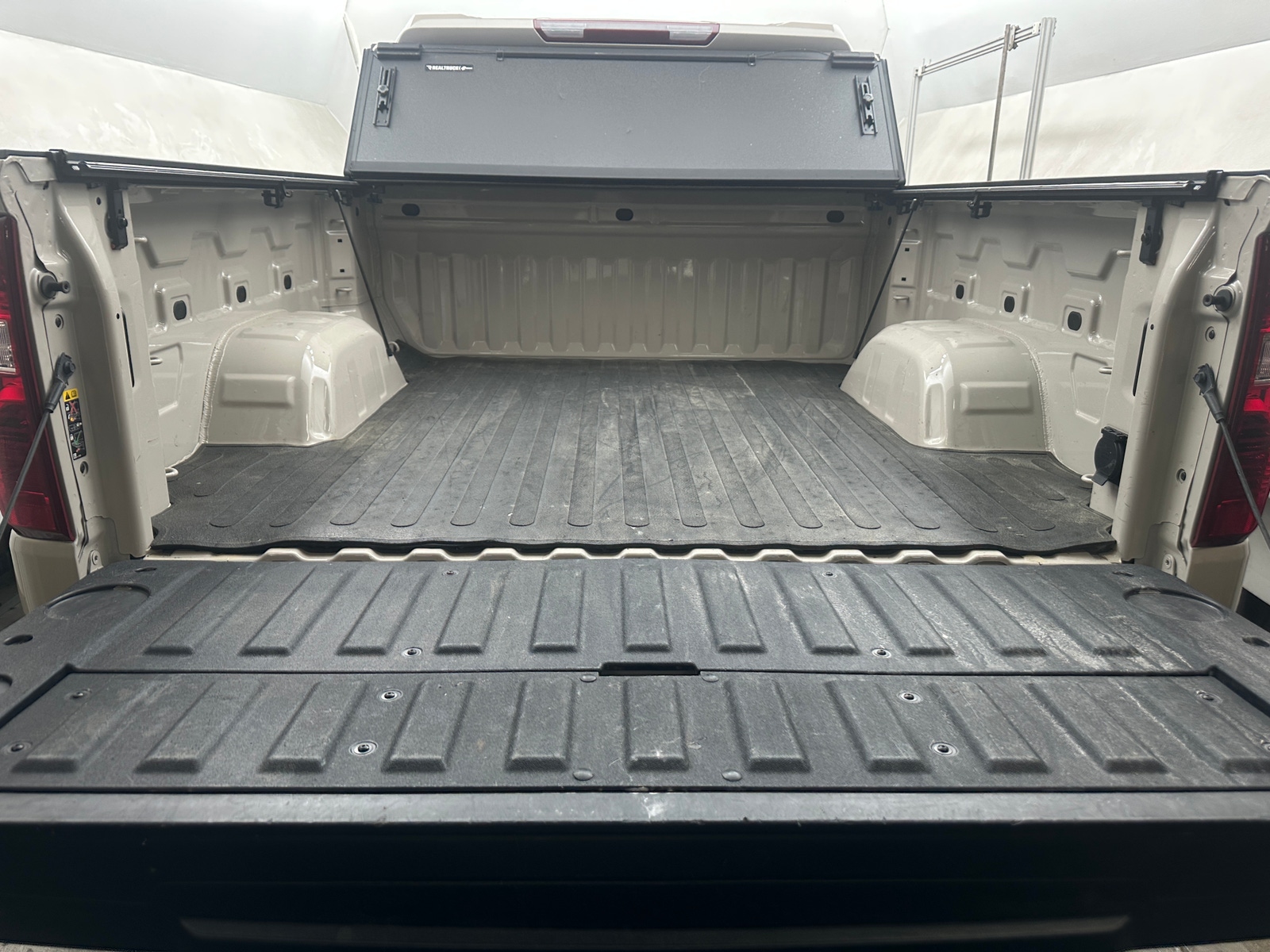 Thumbnail: 2026 Chevrolet Silverado 1500 - 6