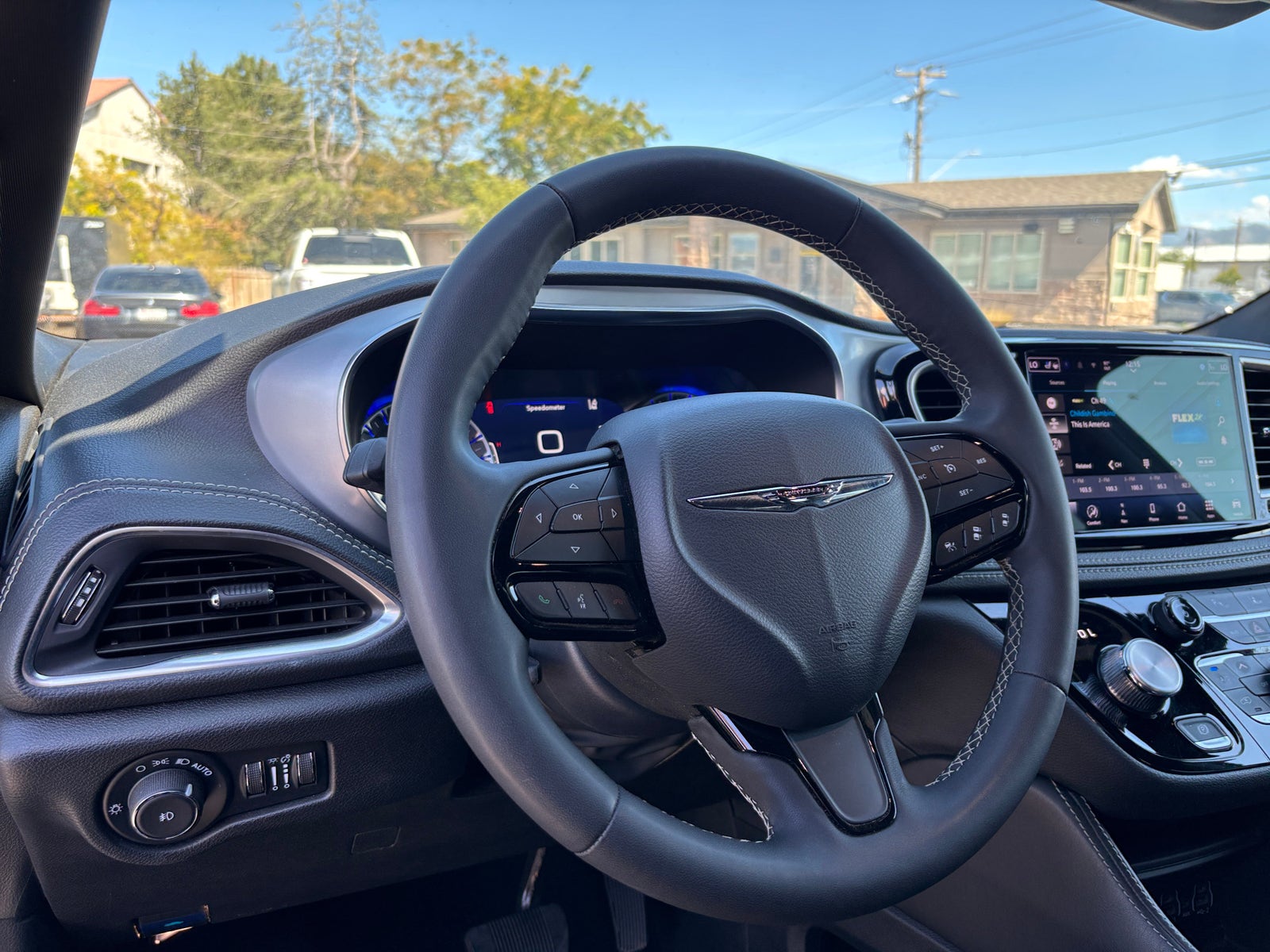 Thumbnail: 2025 Chrysler Pacifica - 5