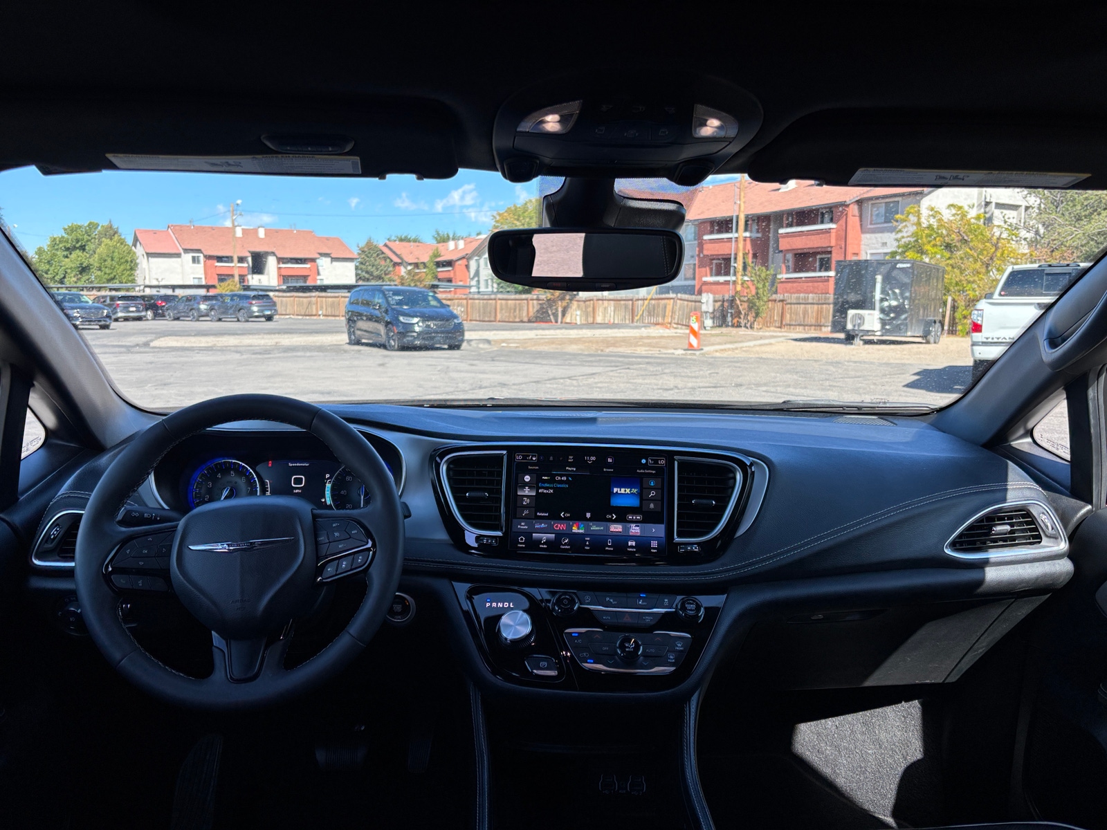 Thumbnail: 2025 Chrysler Pacifica - 3