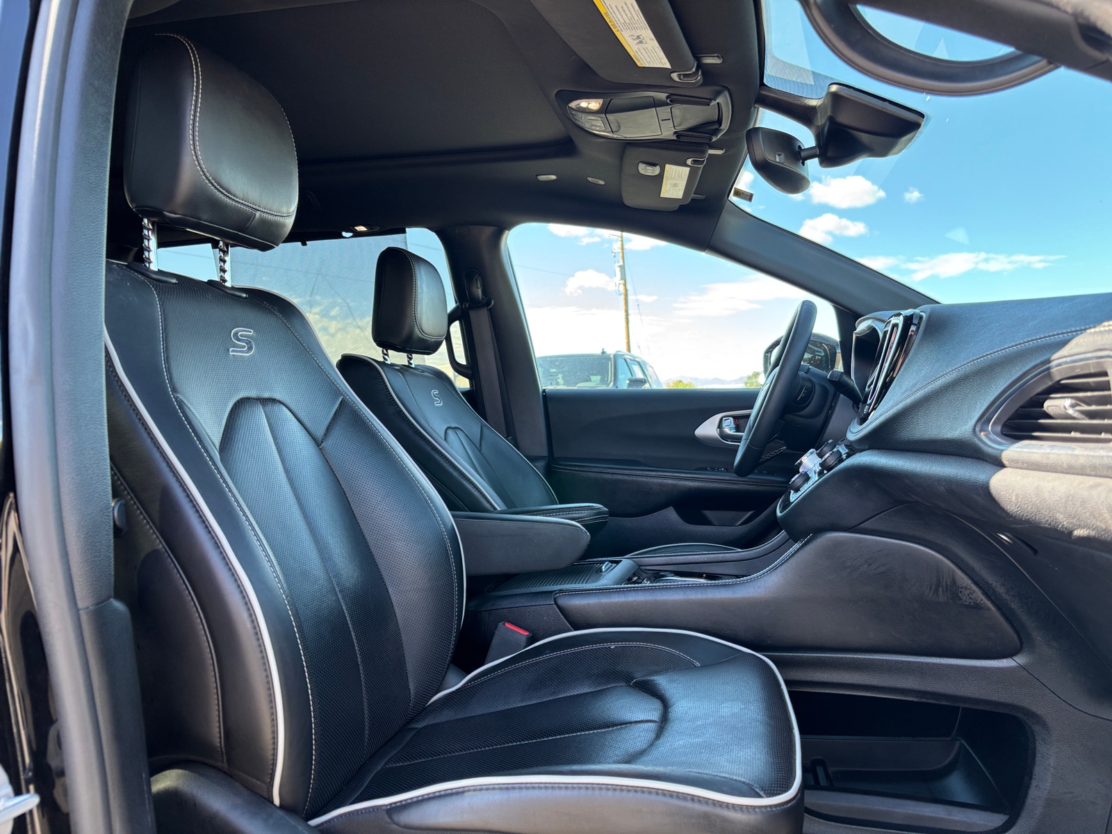 Thumbnail: 2025 Chrysler Pacifica - 2