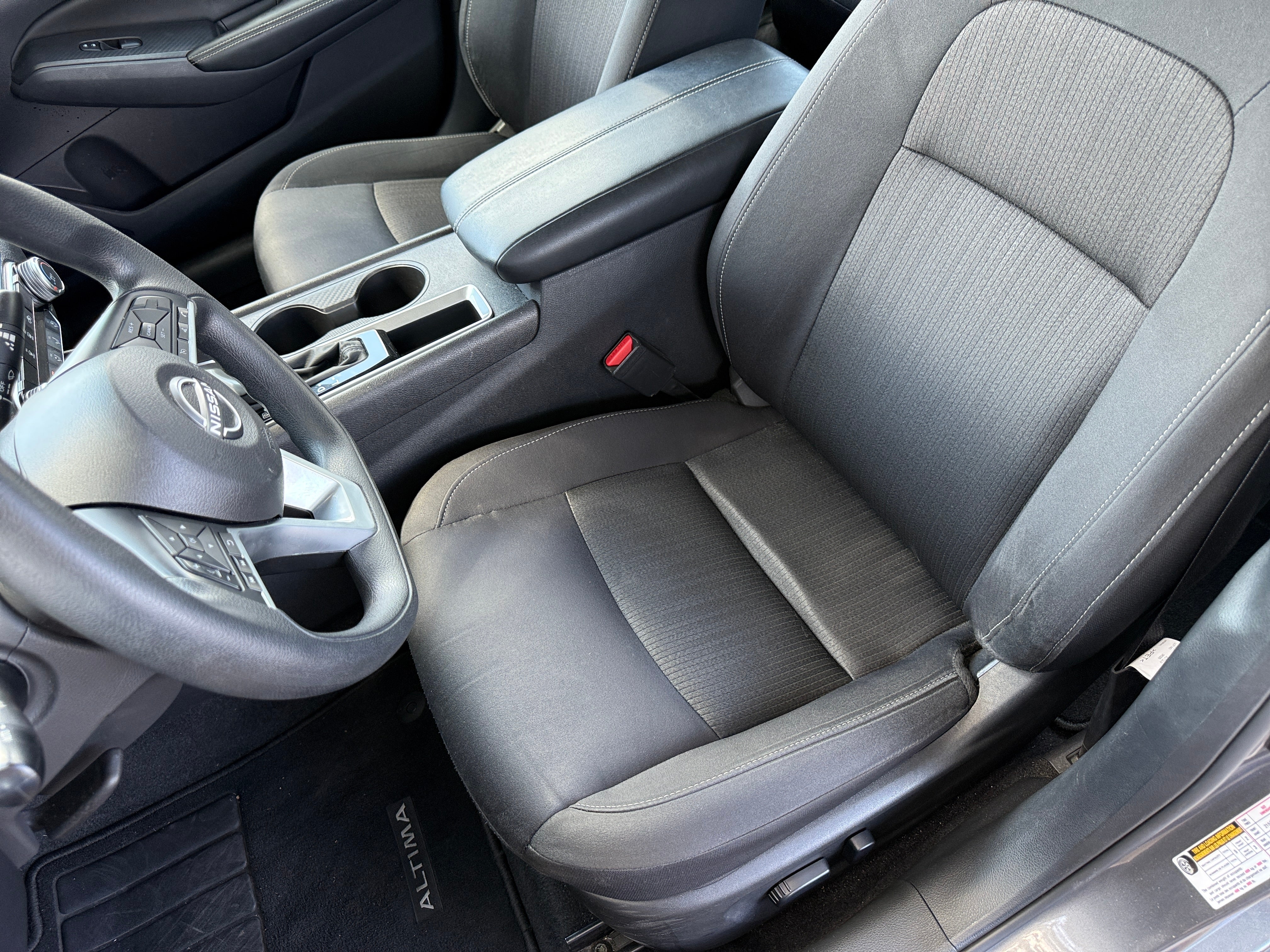2025 Nissan Altima SV - Photo 10