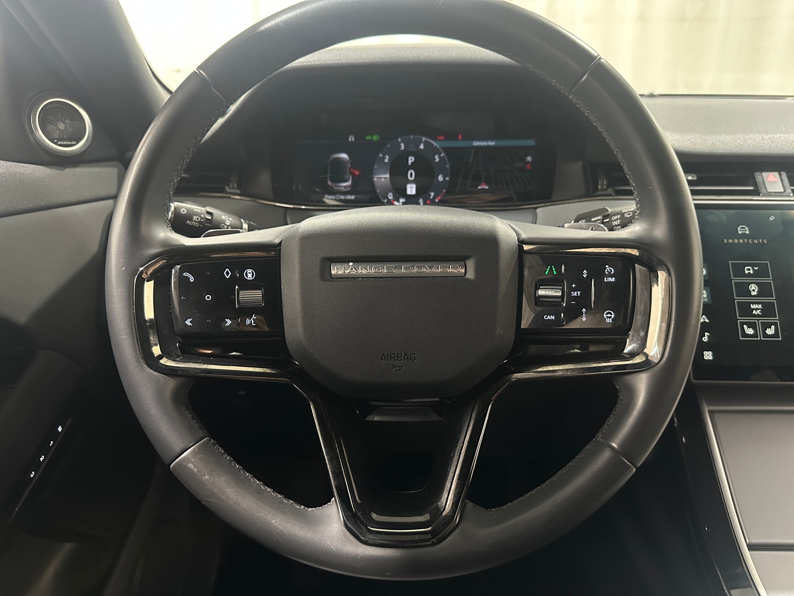 Thumbnail: 2024 Land Rover Range Rover Evoque - 4