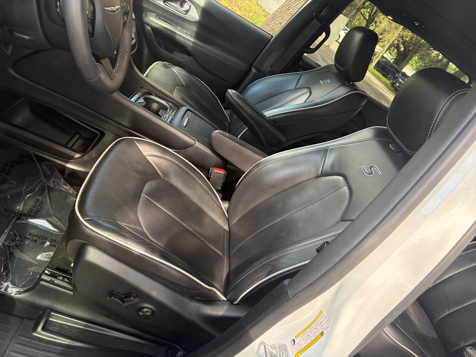 Thumbnail: 2025 Chrysler Pacifica - 2