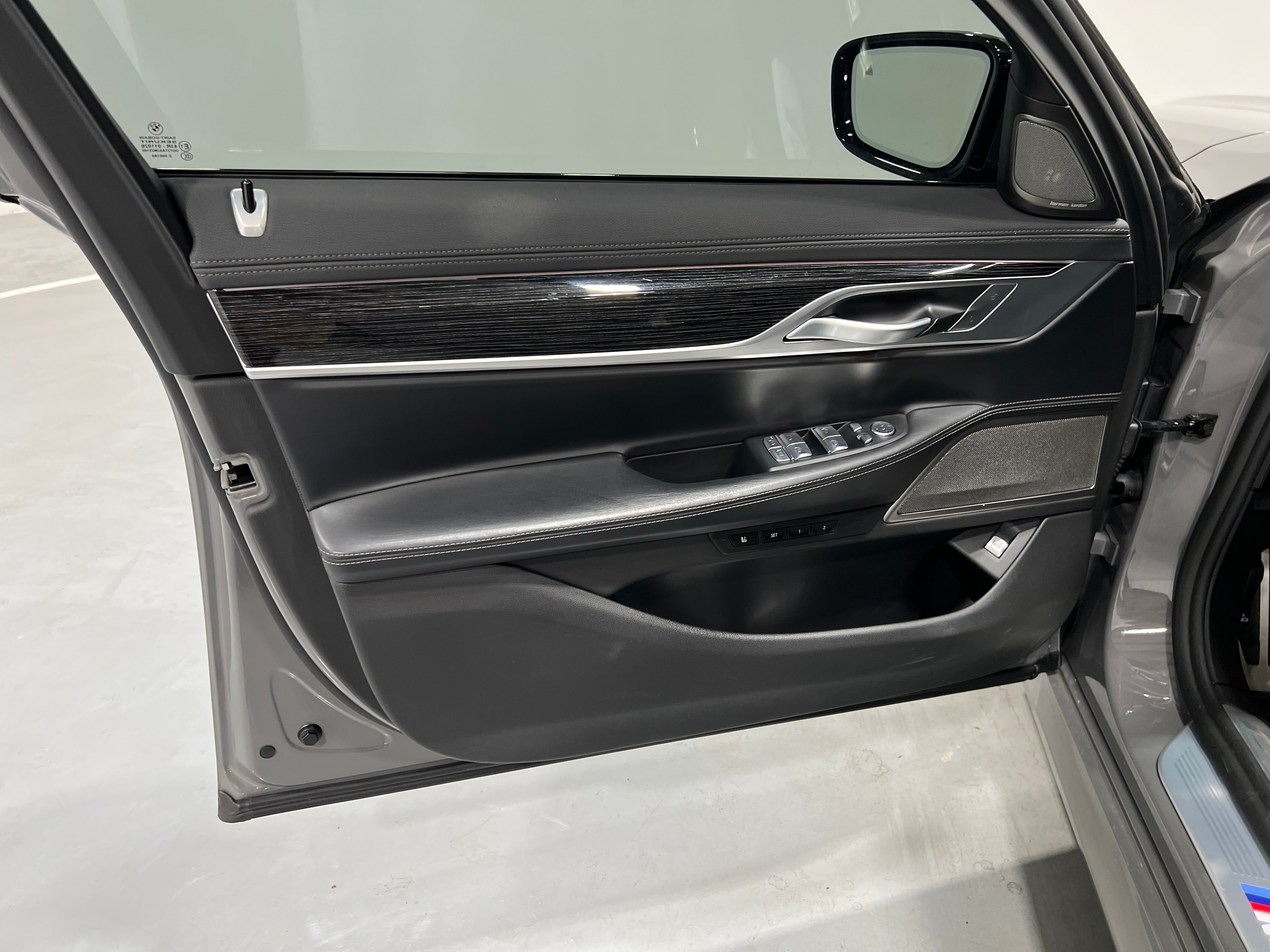 2022 BMW 7 Series 740i - Photo 10