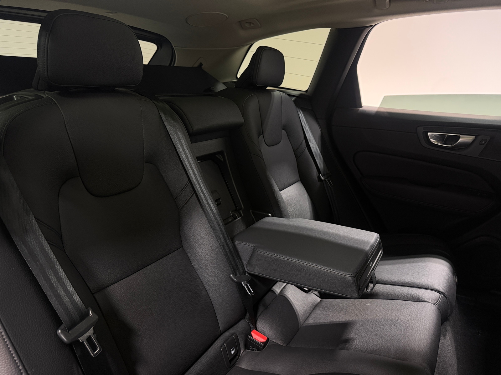 Thumbnail: 2023 Volvo XC60 - 5