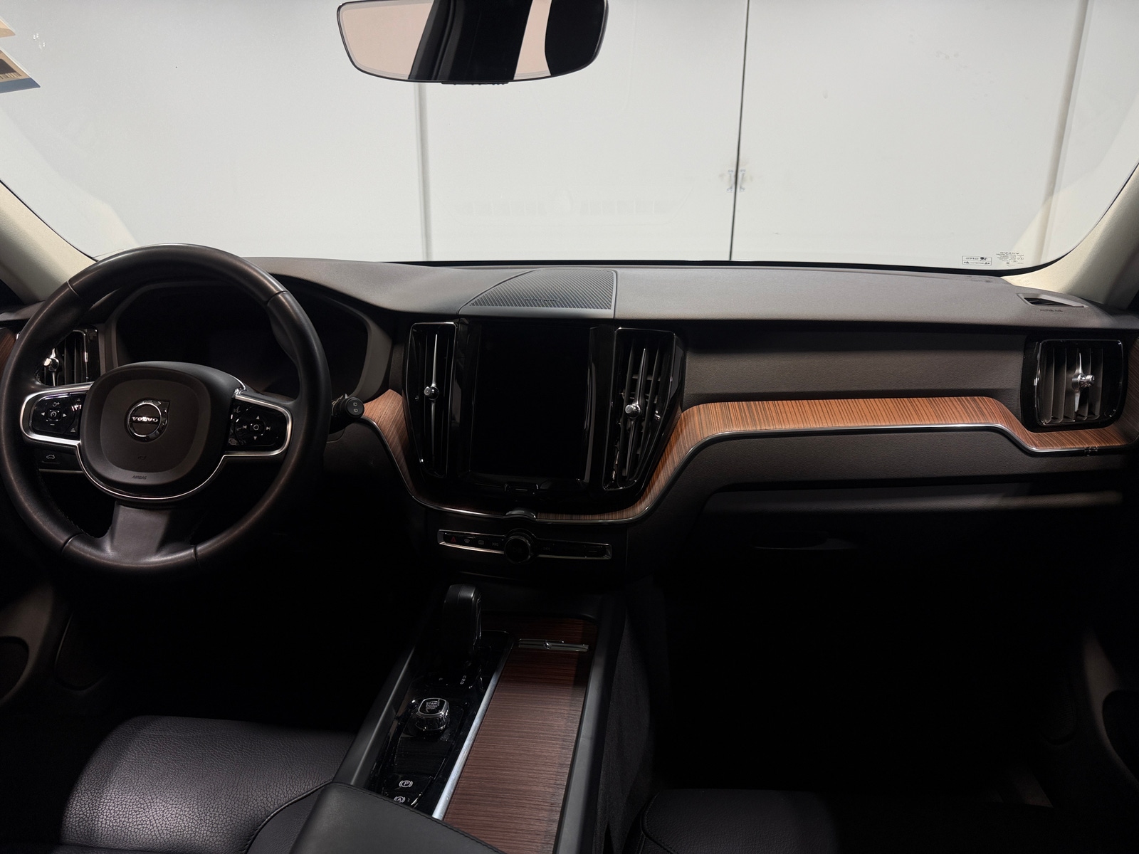 Thumbnail: 2023 Volvo XC60 - 2