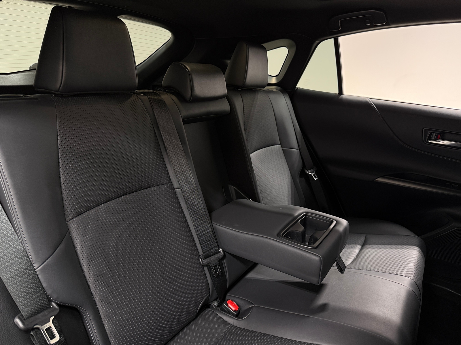 Thumbnail: 2022 Toyota Venza - 6
