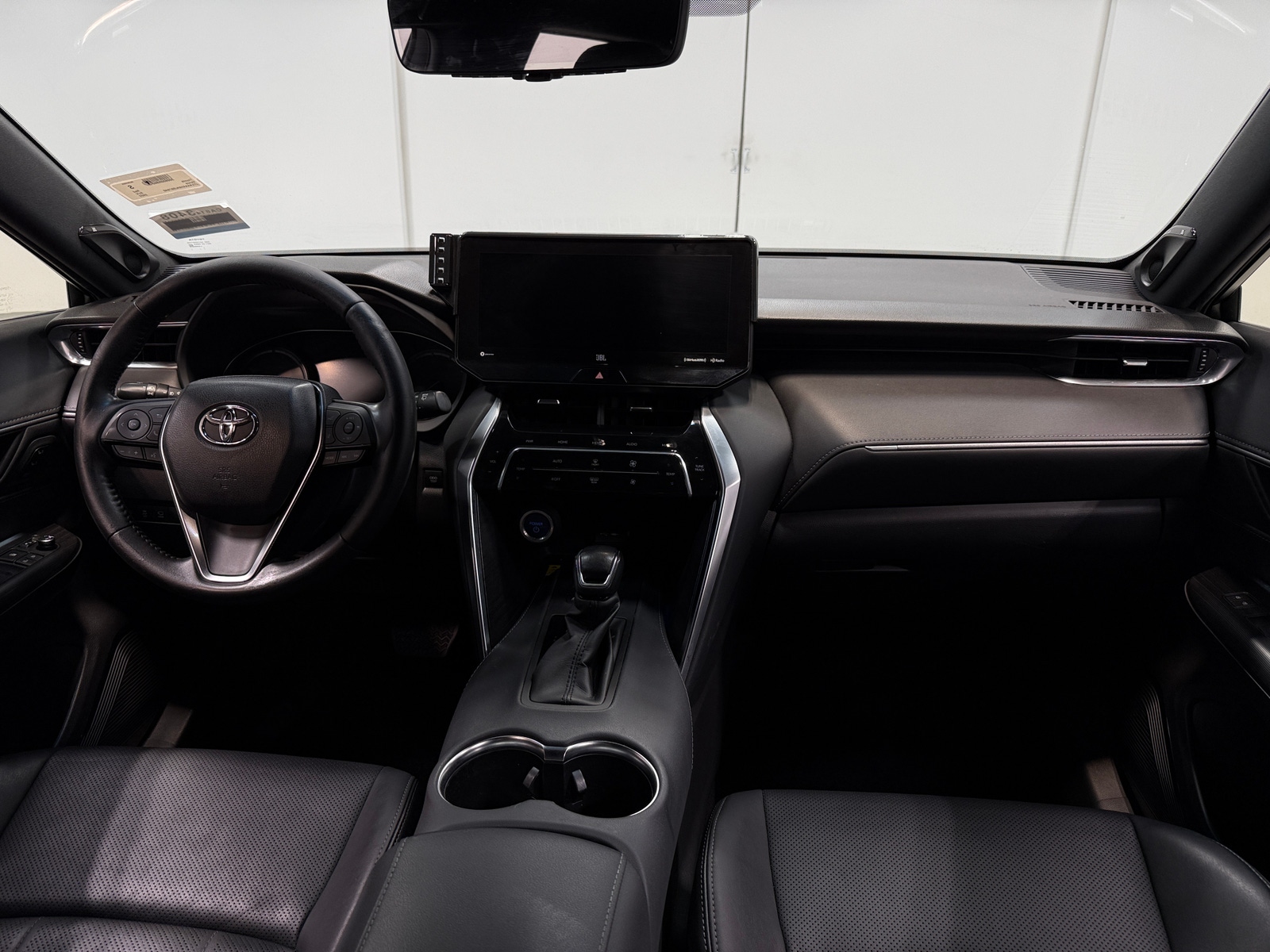Thumbnail: 2022 Toyota Venza - 3