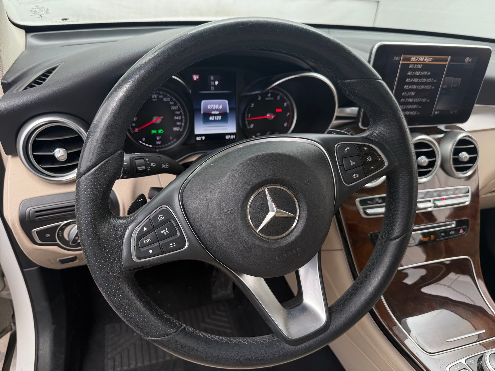 Thumbnail: 2017 Mercedes-Benz GLC - 4