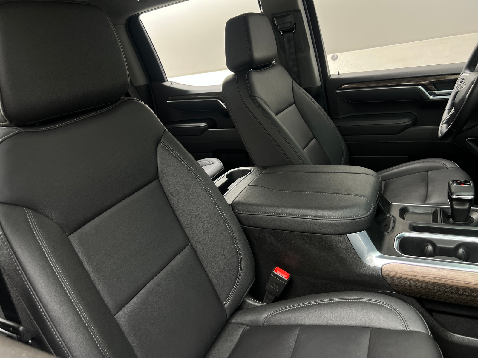 Thumbnail: 2025 Chevrolet Silverado 1500 - 2