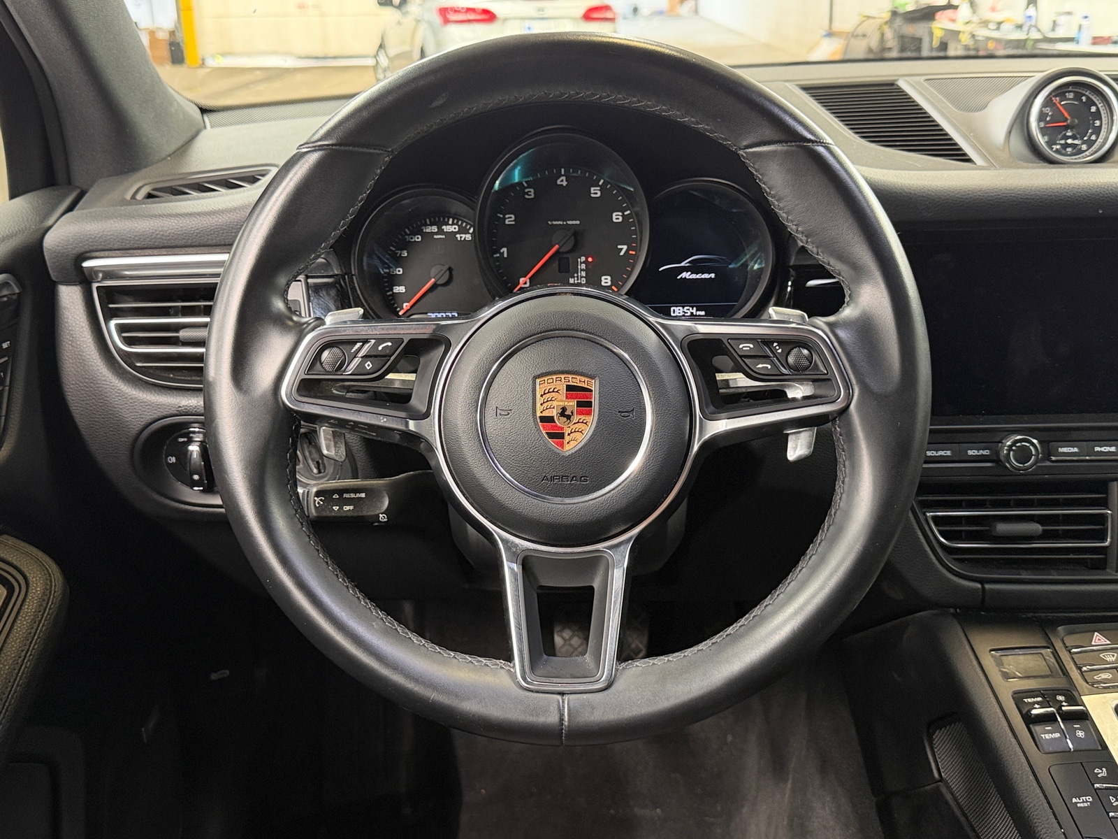 Thumbnail: 2019 Porsche Macan - 4