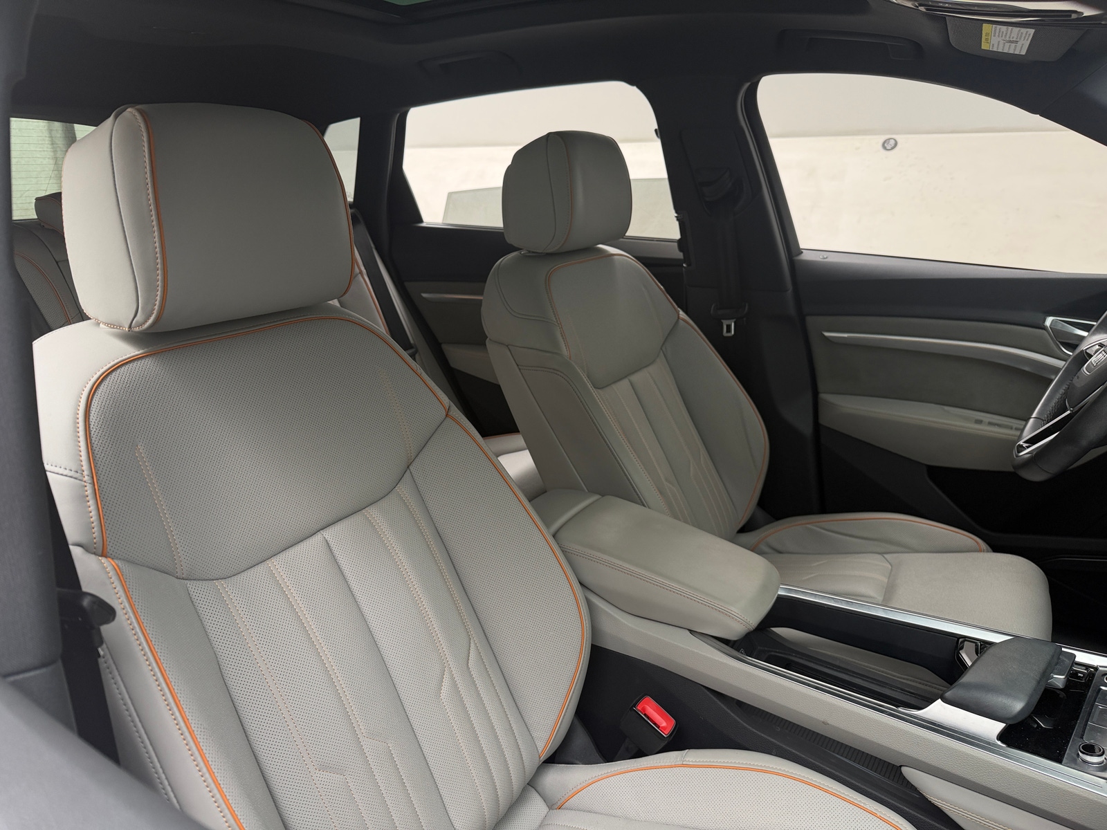 Thumbnail: 2024 Audi Q8 e-tron - 2