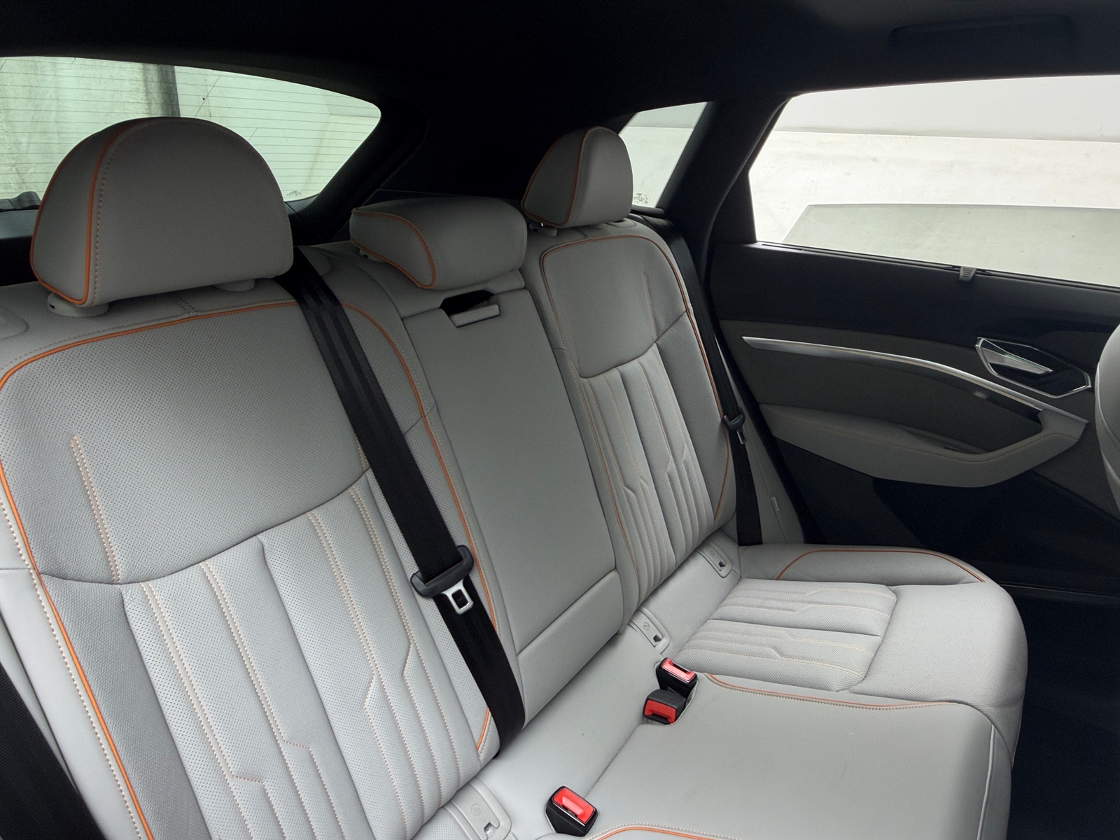 Thumbnail: 2024 Audi Q8 e-tron - 6