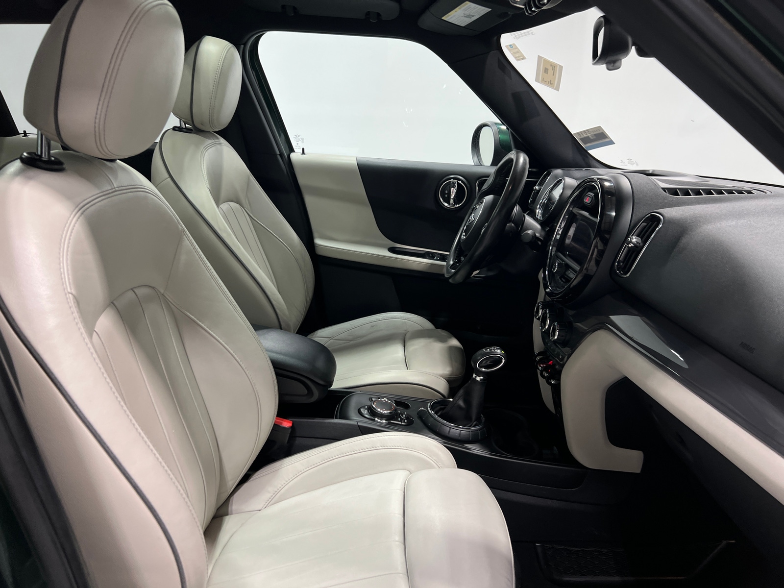 Thumbnail: 2017 MINI Cooper Countryman - 2