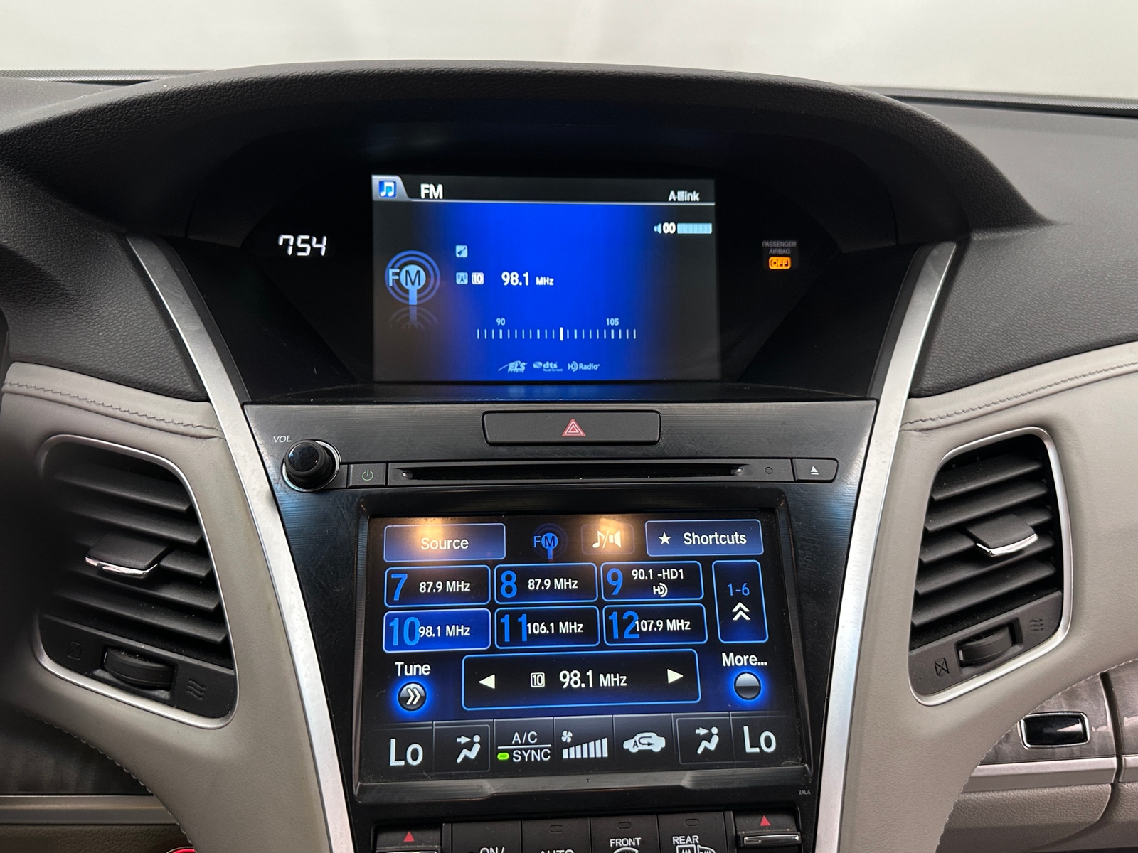 Thumbnail: 2018 Acura RLX - 3