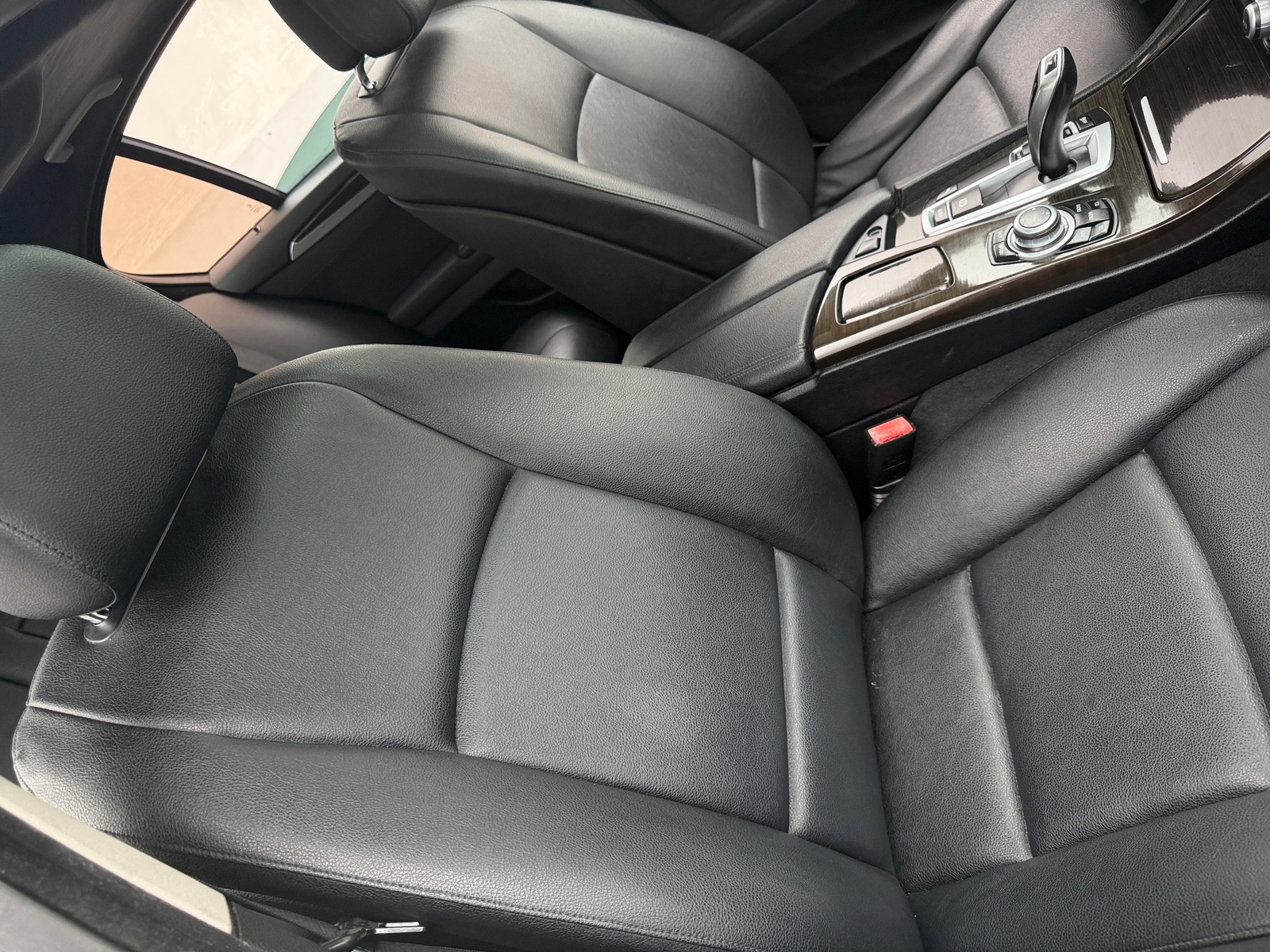 Thumbnail: 2012 BMW 5 Series - 2