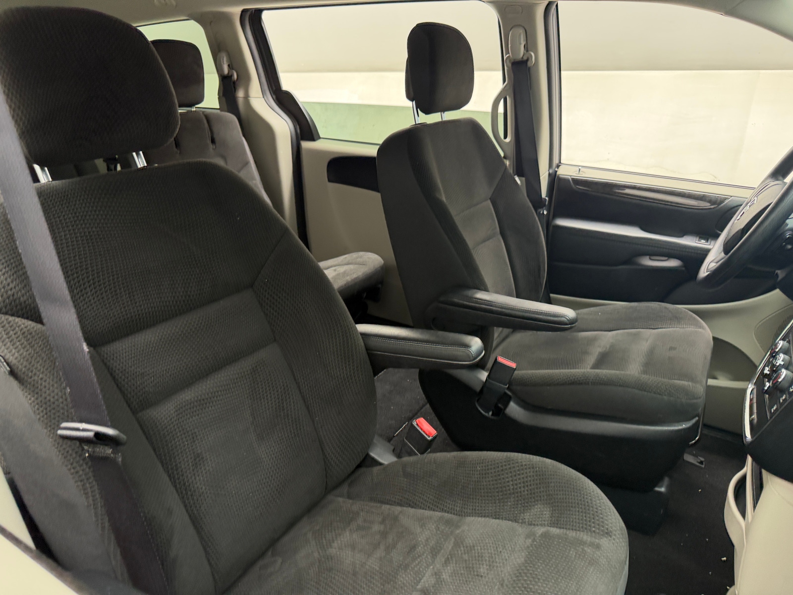 Thumbnail: 2018 Dodge Grand Caravan - 2