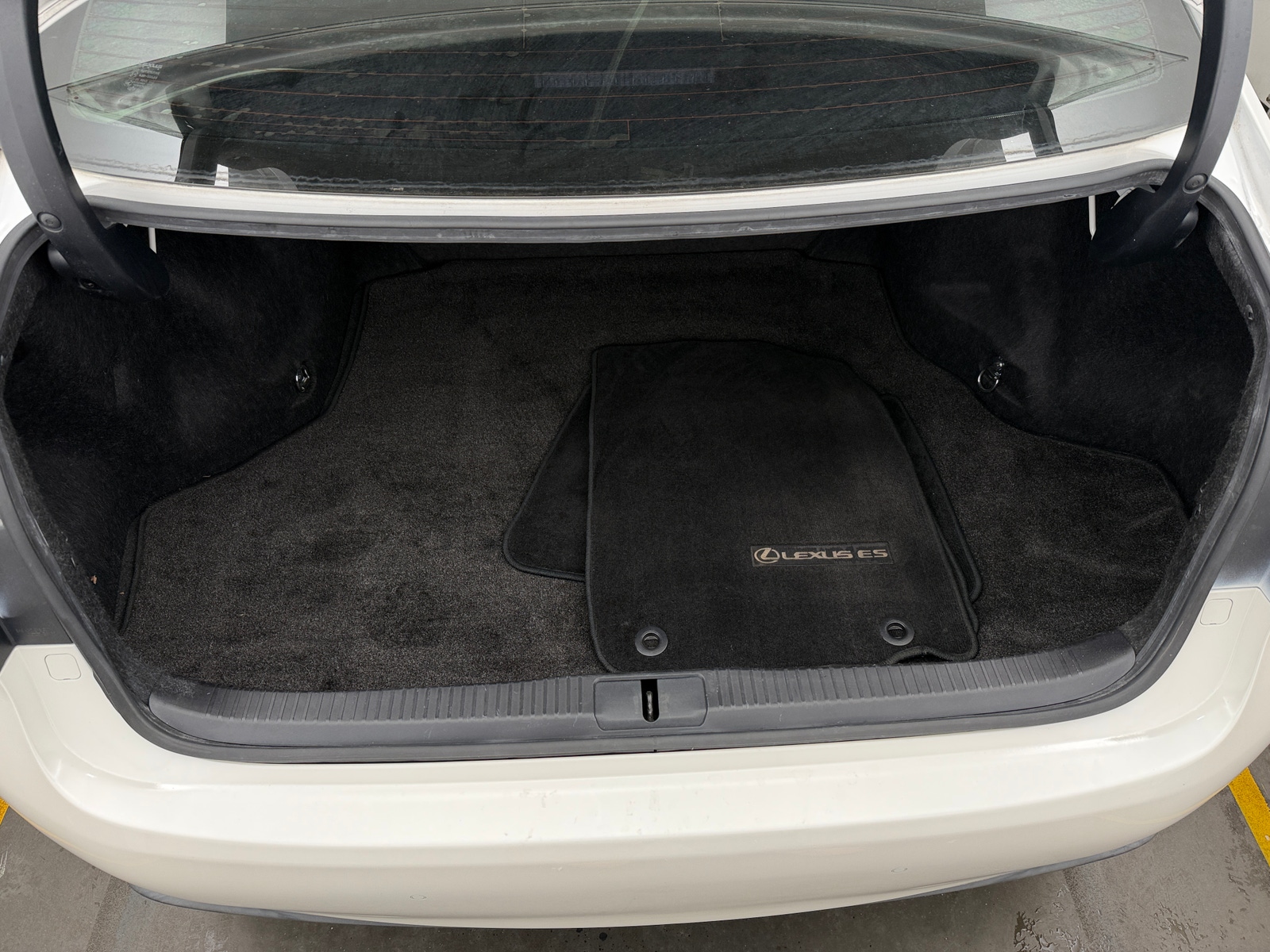 Thumbnail: 2014 Lexus ES - 6