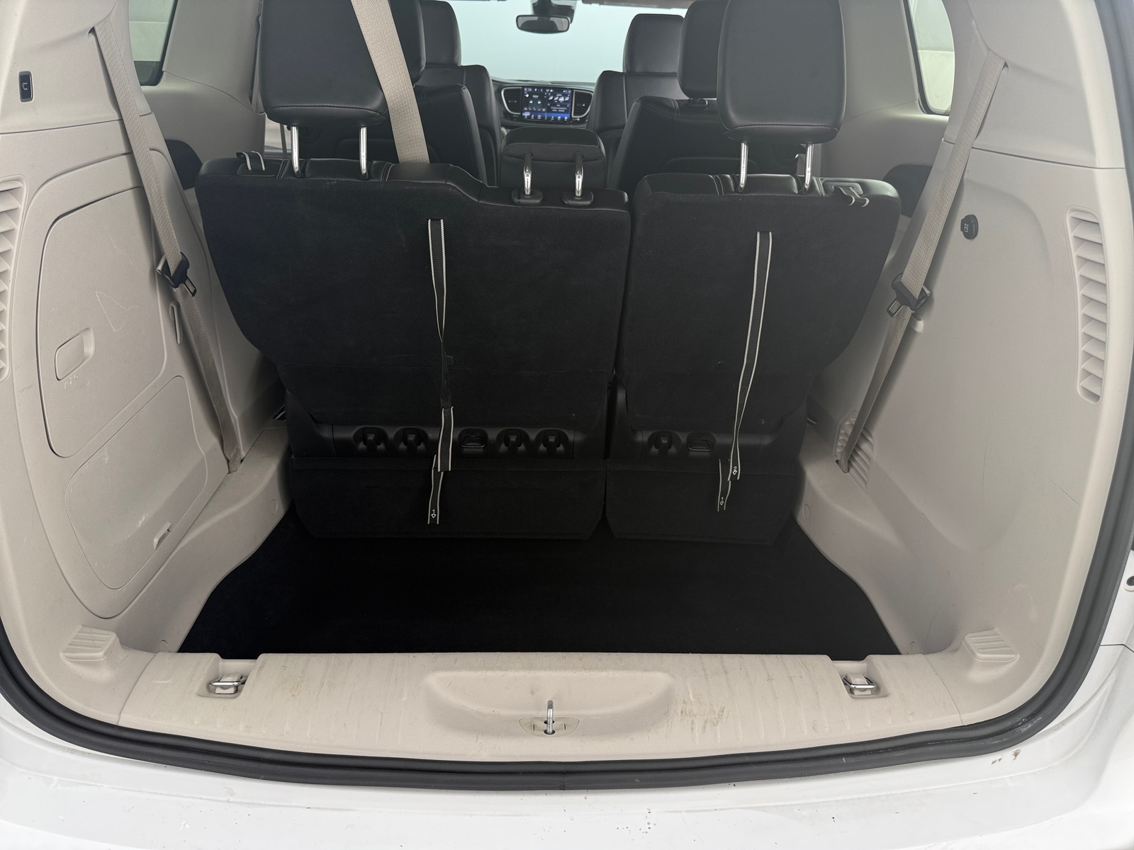 Thumbnail: 2024 Chrysler Pacifica - 6