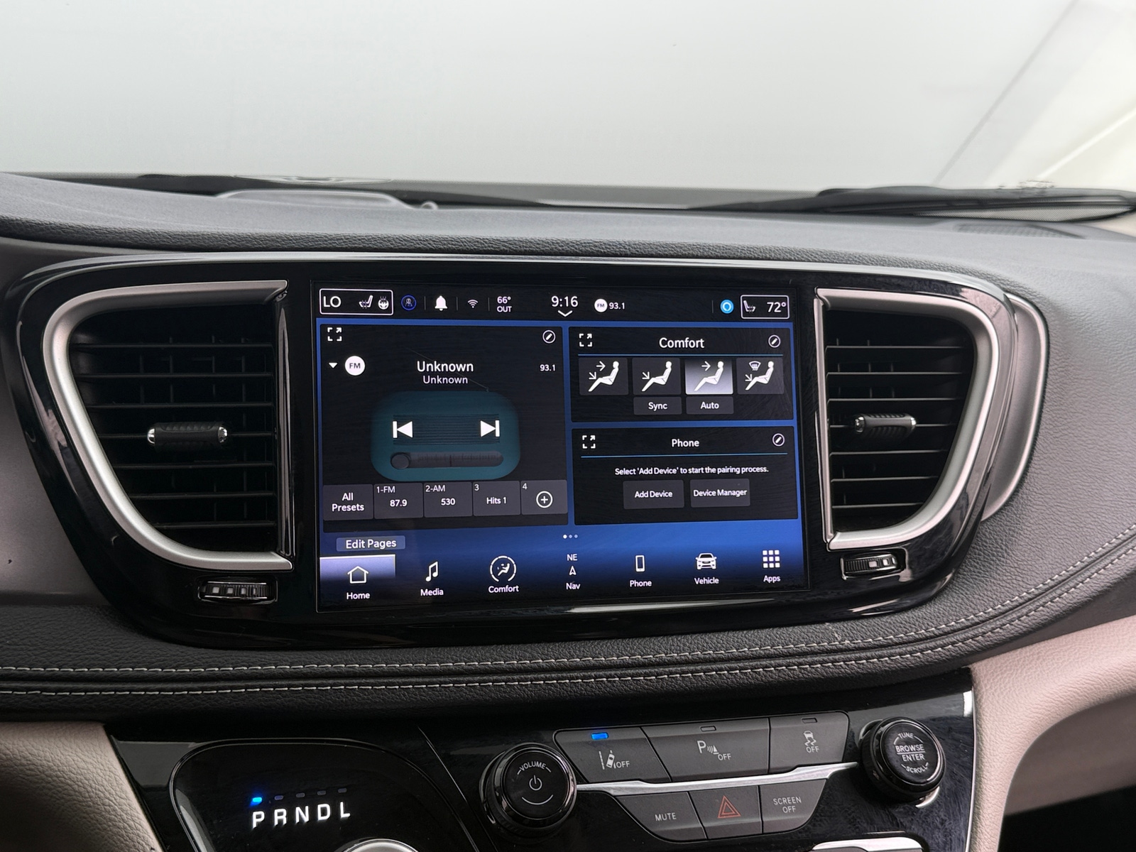 Thumbnail: 2024 Chrysler Pacifica - 3