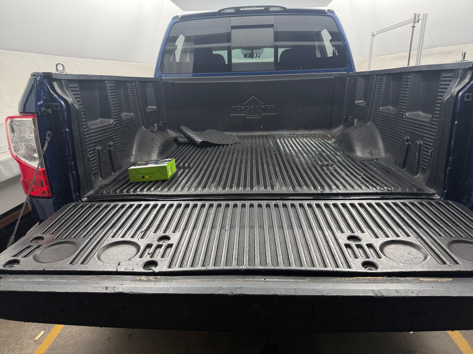 Thumbnail: 2019 Nissan Titan - 6