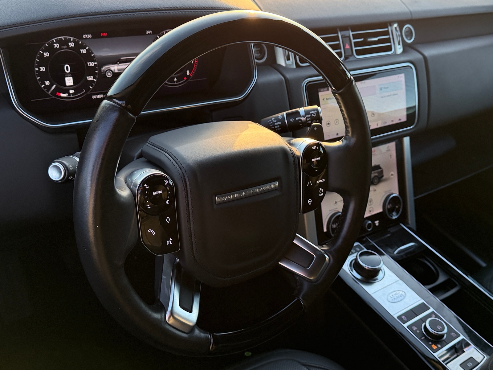 Thumbnail: 2019 Land Rover Range Rover - 4