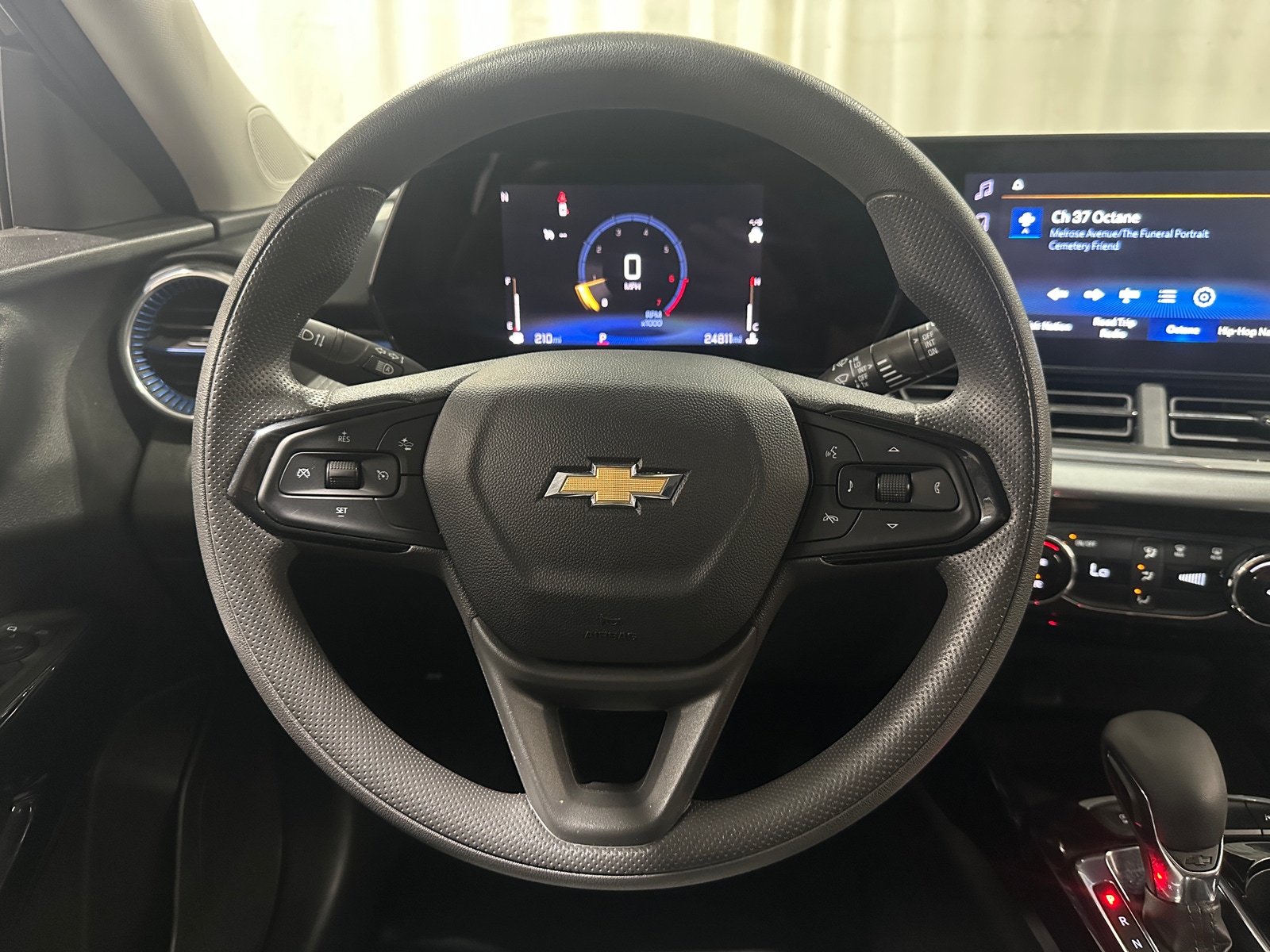 Thumbnail: 2025 Chevrolet Trax - 4