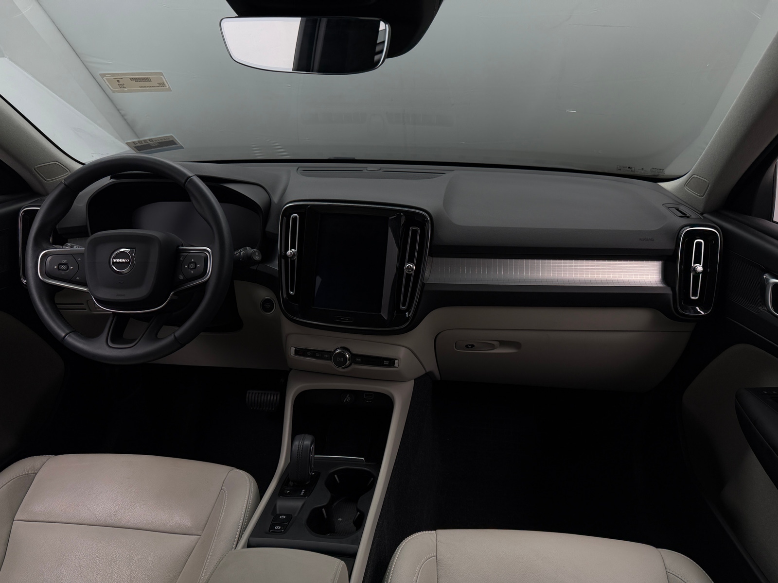 Thumbnail: 2019 Volvo XC40 - 3