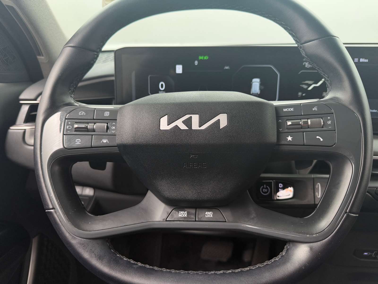 Thumbnail: 2024 Kia EV9 - 4