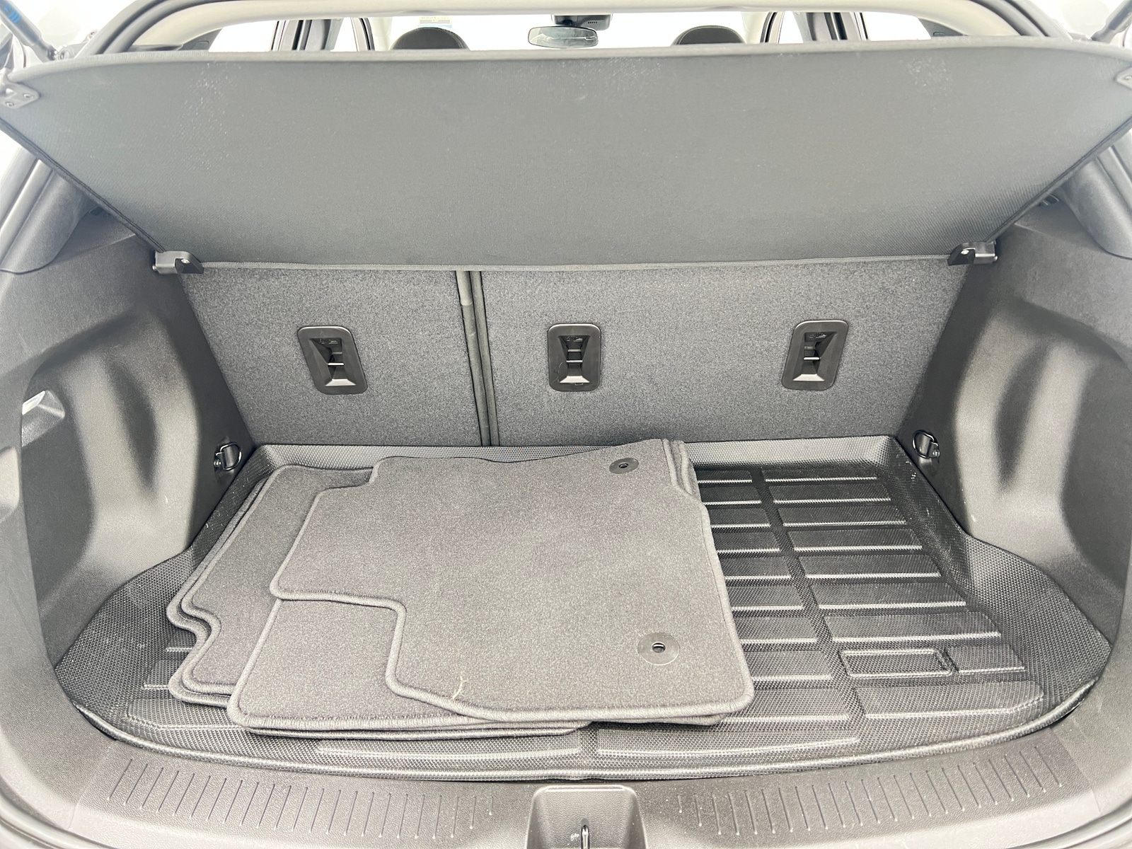 Thumbnail: 2023 Chevrolet Bolt EUV - 6
