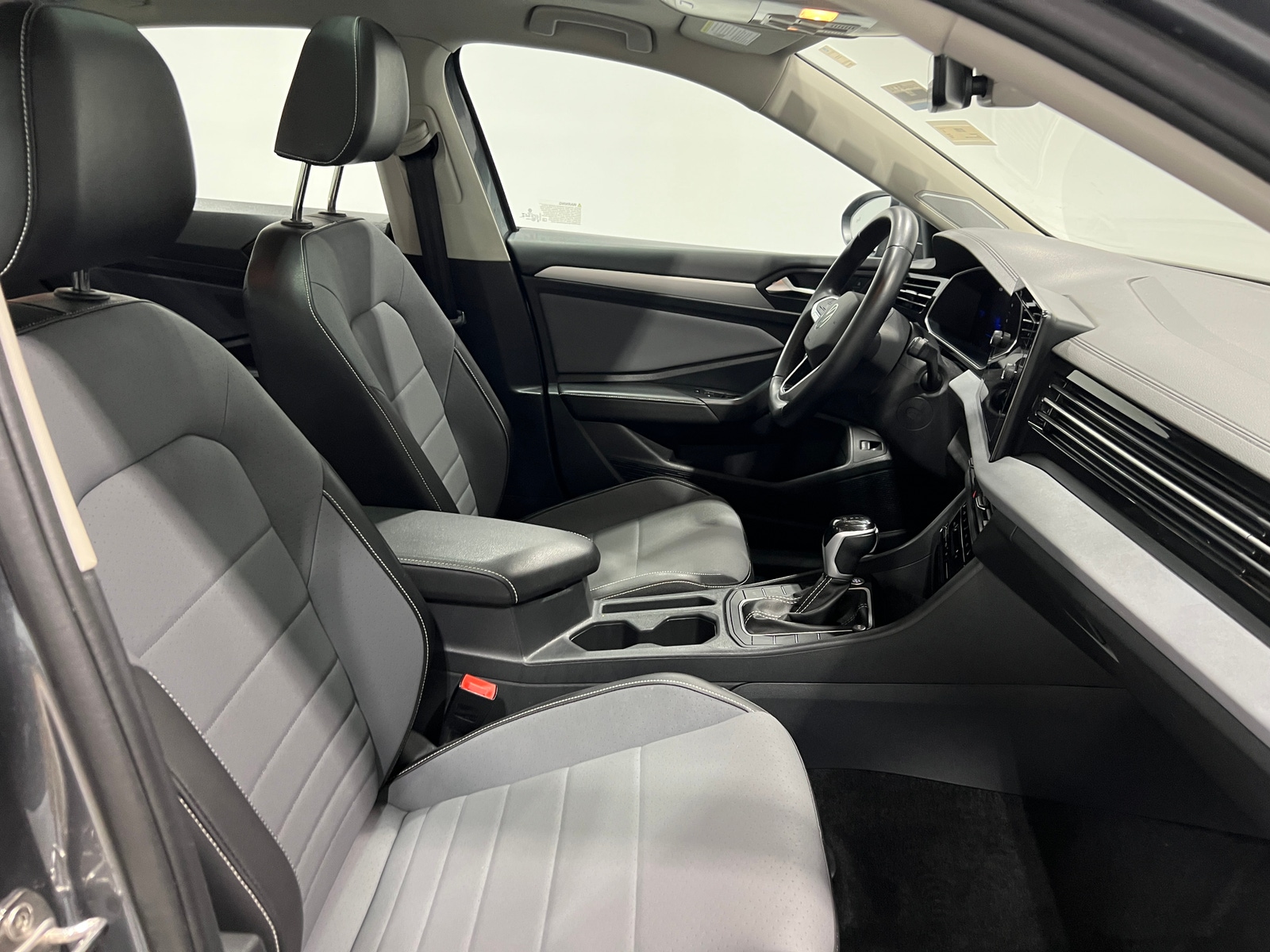 Thumbnail: 2025 Volkswagen Jetta - 2