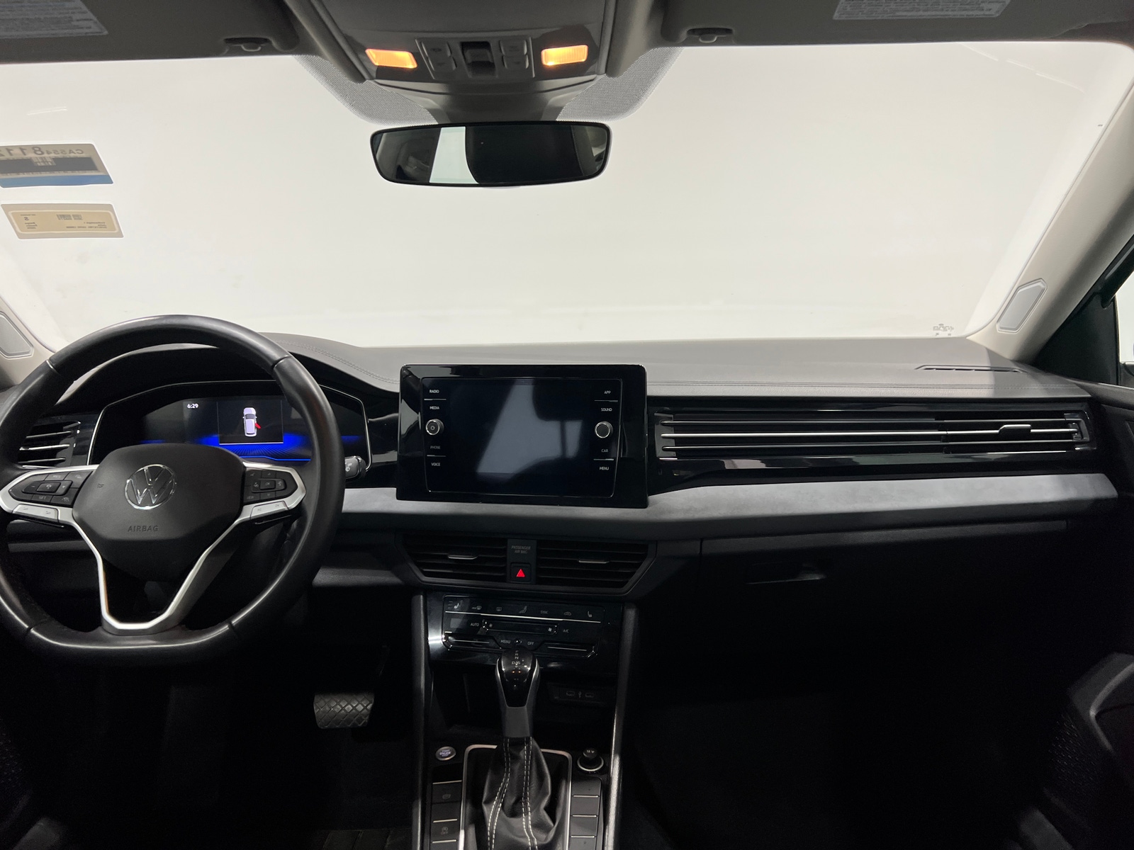 Thumbnail: 2025 Volkswagen Jetta - 3