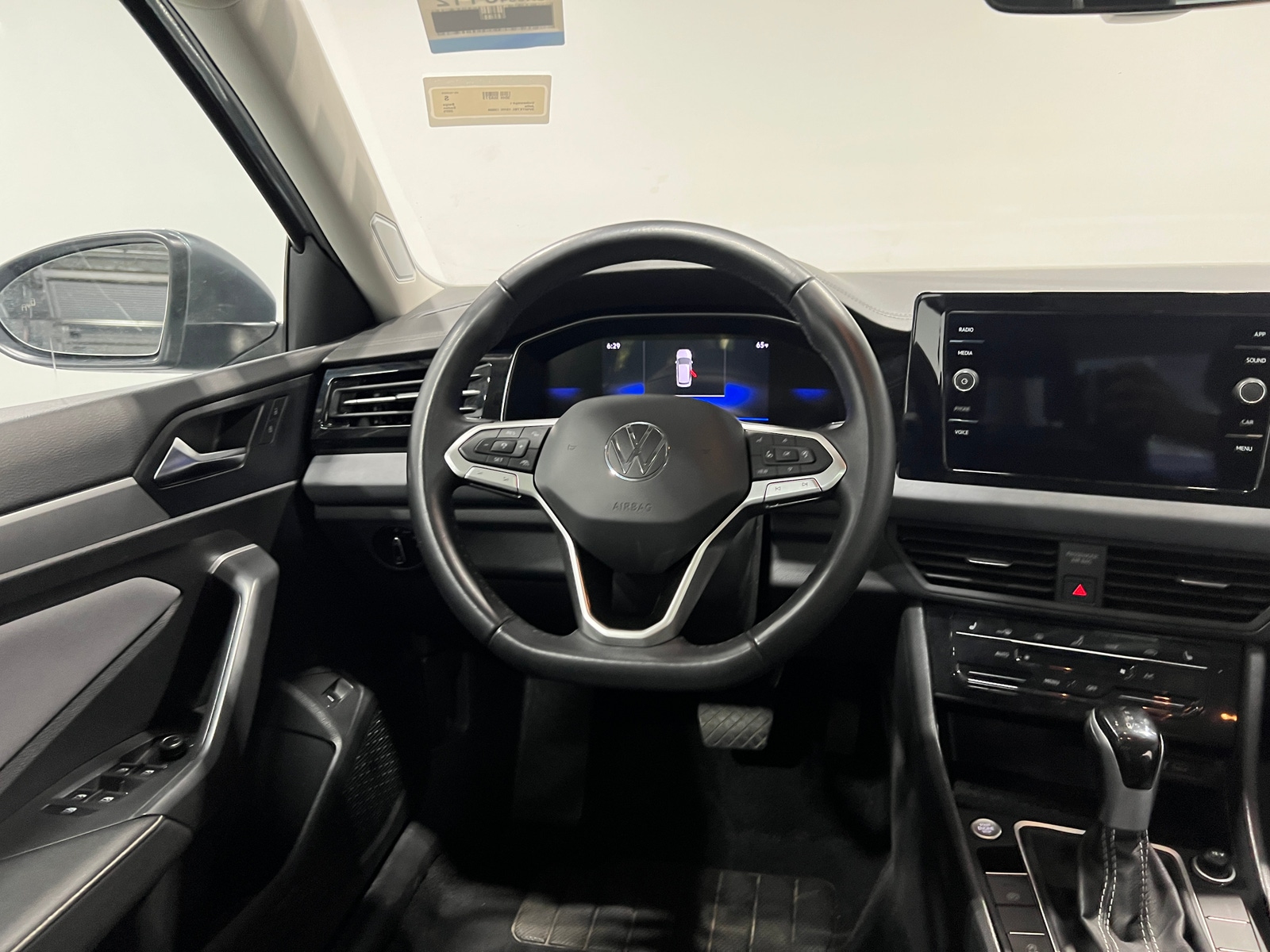 Thumbnail: 2025 Volkswagen Jetta - 5
