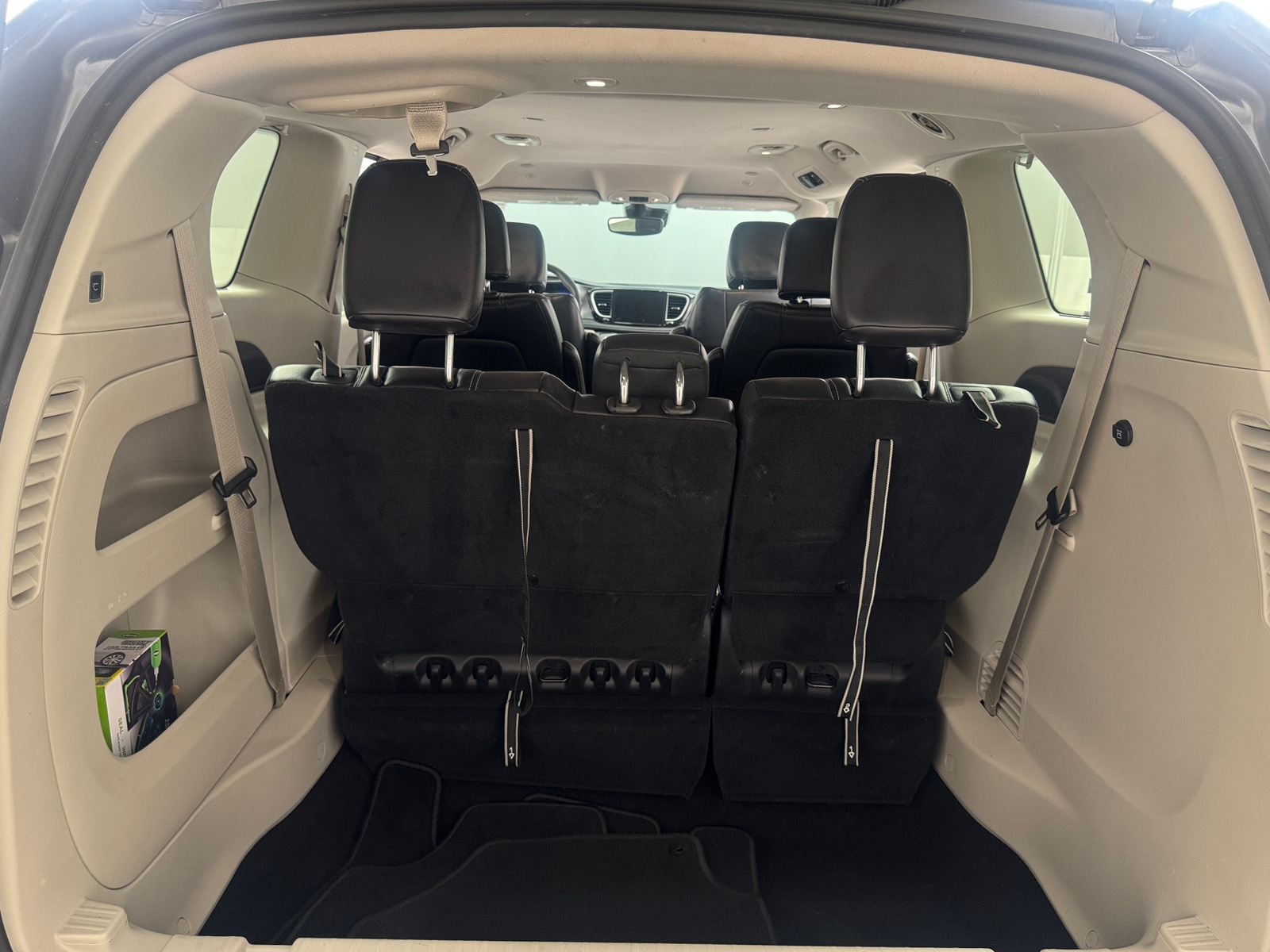 Thumbnail: 2022 Chrysler Pacifica - 6