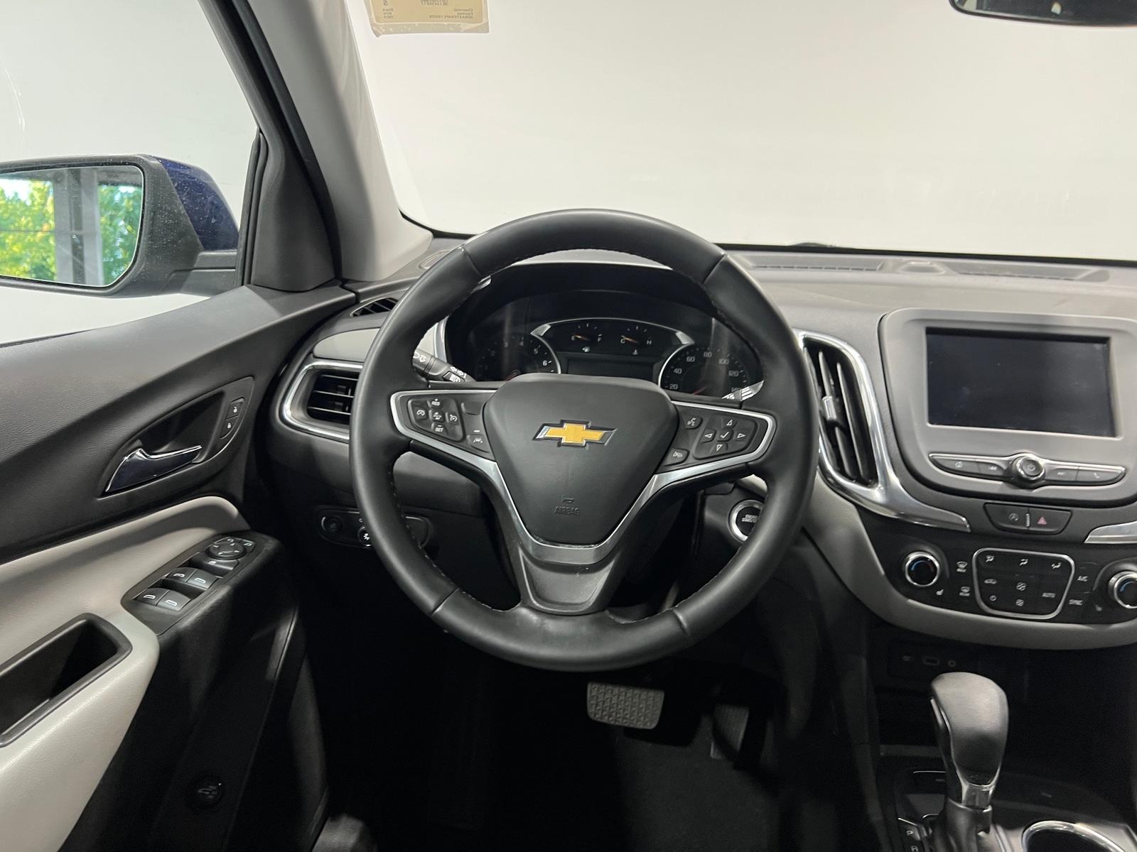 Thumbnail: 2023 Chevrolet Equinox - 5